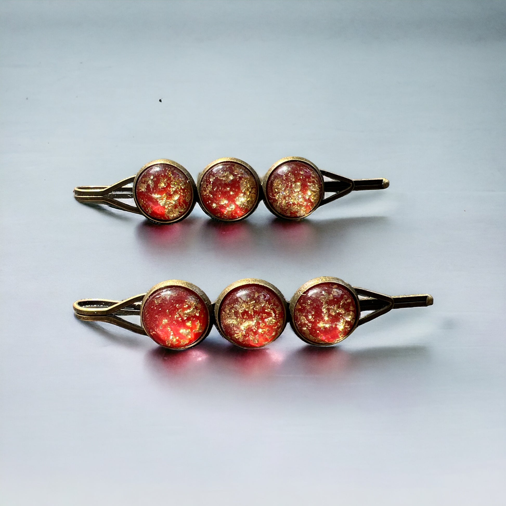 Red Gold Flake Glitter Hair Pins: Sparkling Accents for Glamorous Hairstyles