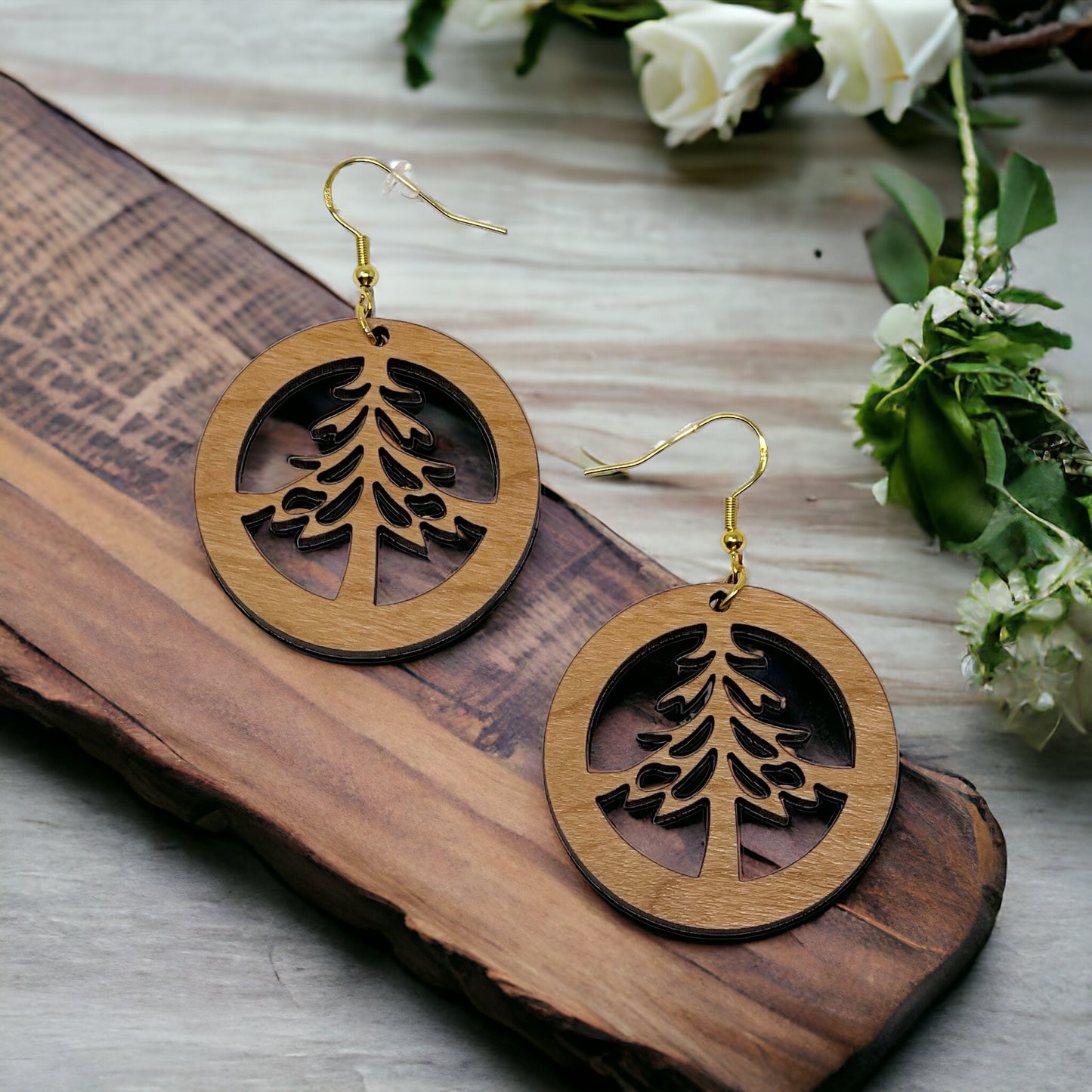 Rustic Dangle Earring with Pine Tree Design - Cute Winter Holiday Accessory, Nature-Inspired Jewelry for a Cozy and Rustic Look