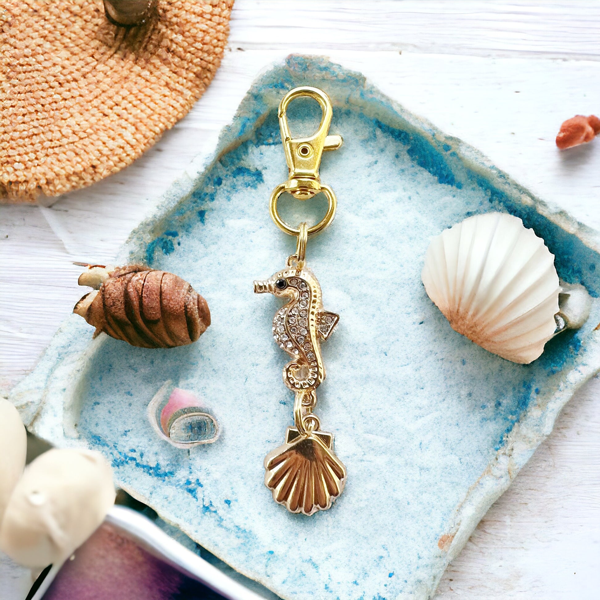 Seahorse Zipper Pull Keychain Purse Charm: Sparkling Rhinestones & Shells for Beachy Vibes