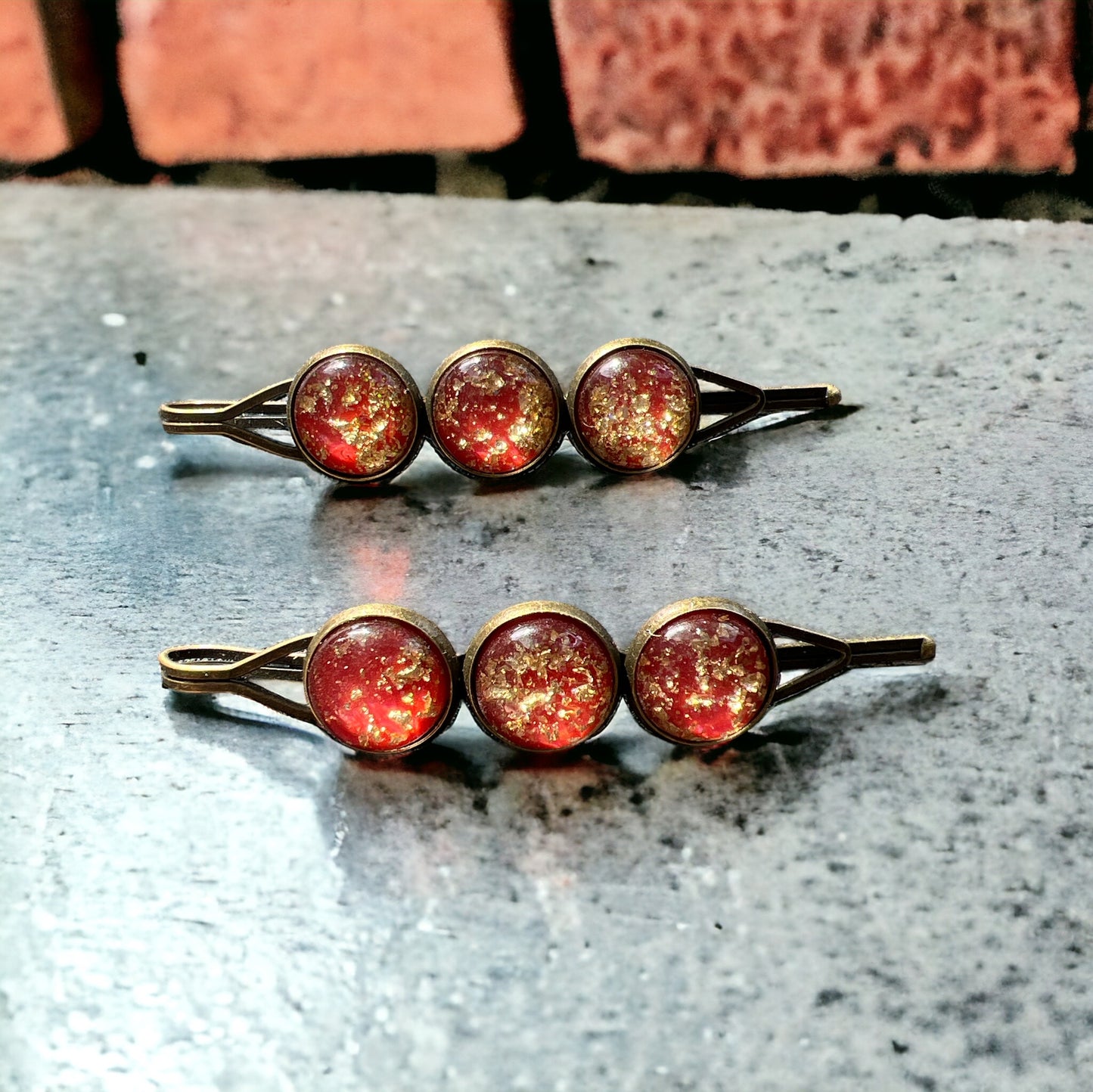 Red Gold Flake Glitter Hair Pins: Sparkling Accents for Glamorous Hairstyles