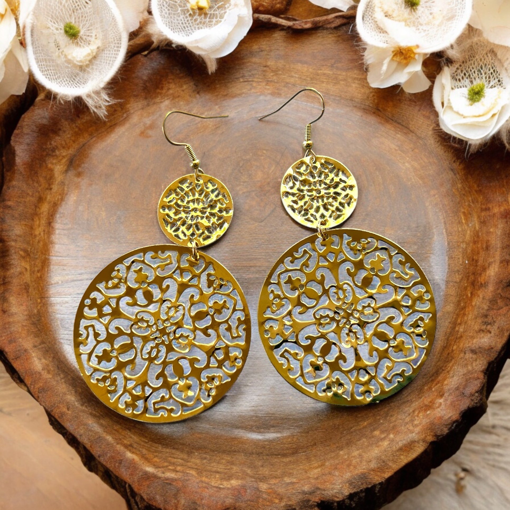 Round Gold Filigree Dangle Earrings: Elegant & Stylish Accessories