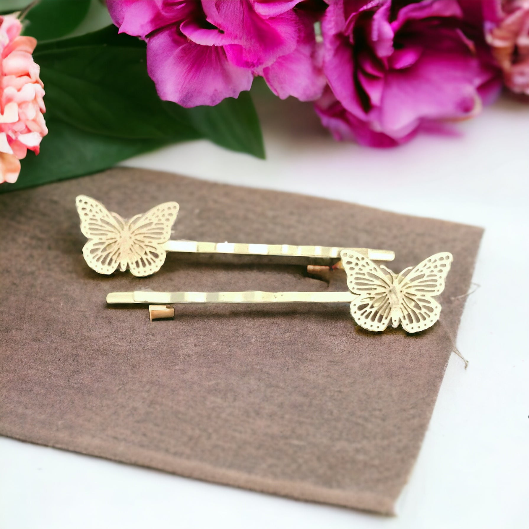 Gold Butterfly Hair Pins - Exquisite Filigree Design for Elegant Hair Styling