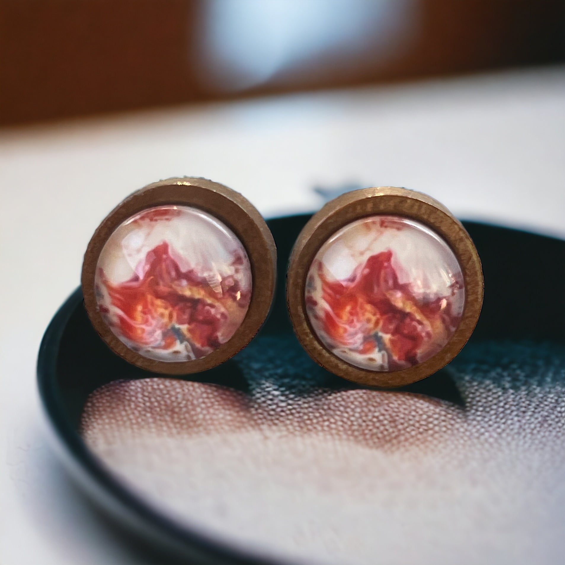 Pink Watercolor Wood Stud Earrings: Chic and Natural Accessories for Everyday Elegance