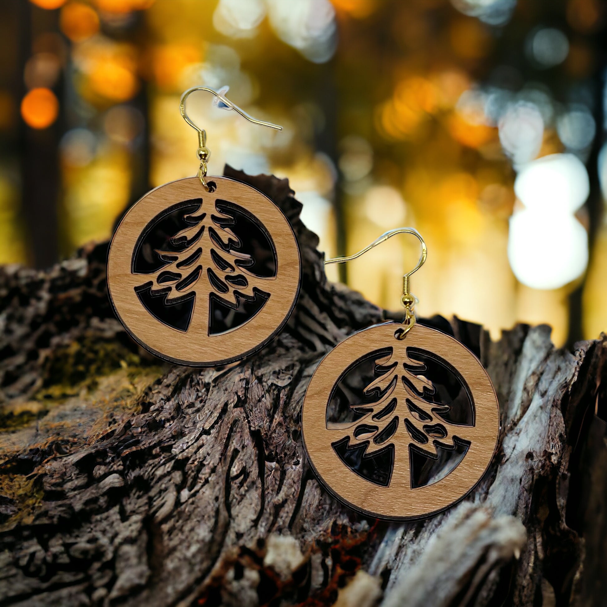 Rustic Dangle Earring with Pine Tree Design - Cute Winter Holiday Accessory, Nature-Inspired Jewelry for a Cozy and Rustic Look