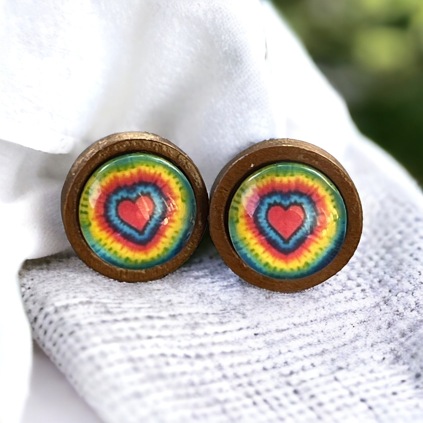 Tie-Dye Heart Wood Stud Earrings: Boho Hippie Chic for Vibrant Style