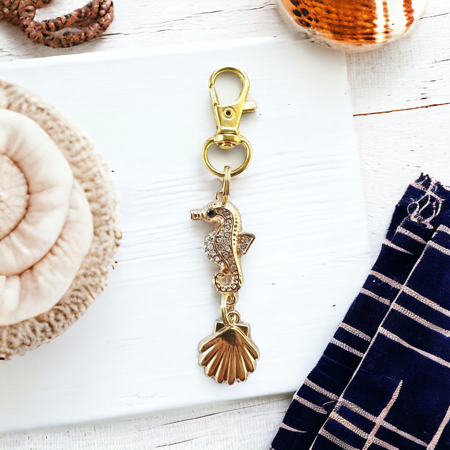 Seahorse Zipper Pull Keychain Purse Charm: Sparkling Rhinestones & Shells for Beachy Vibes