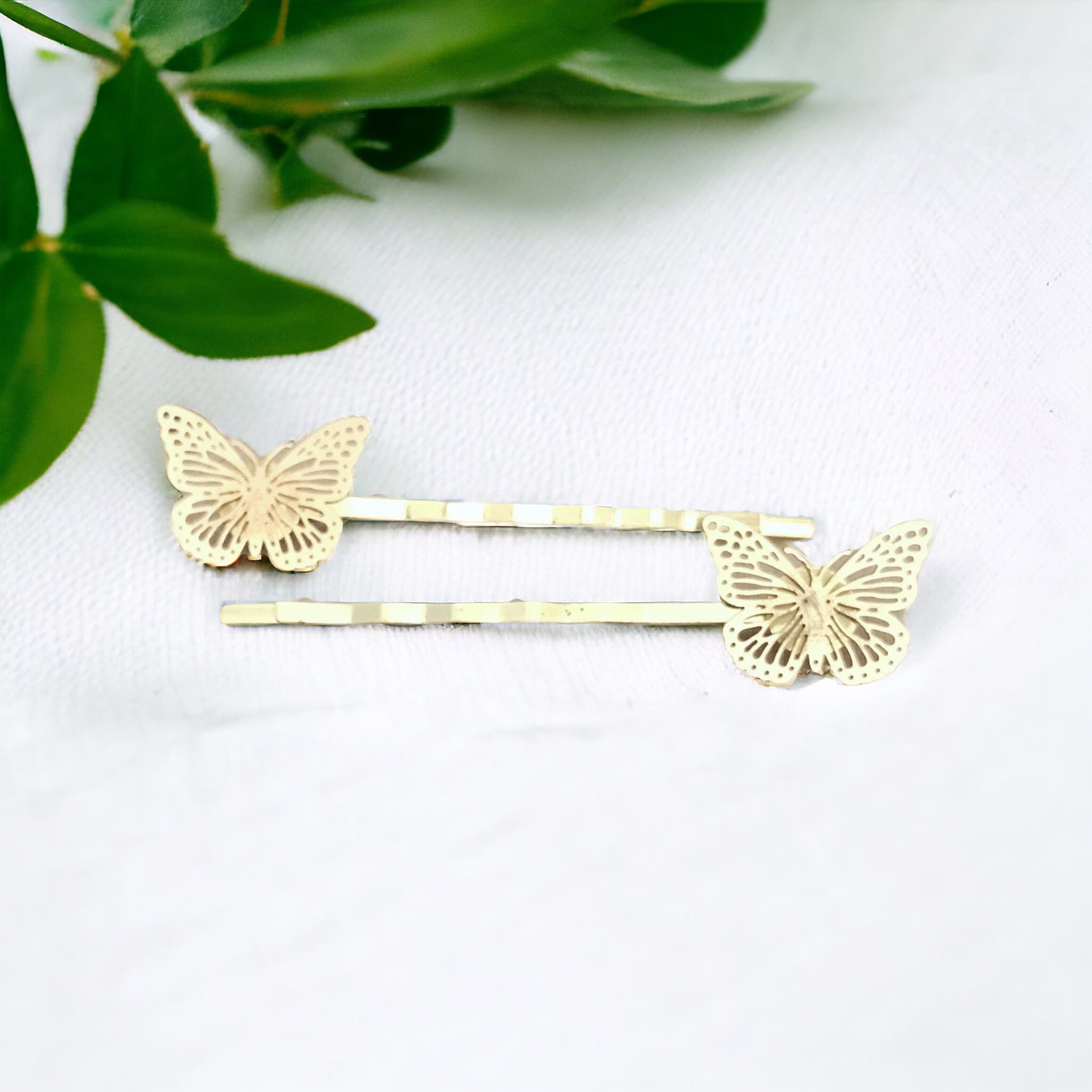 Gold Butterfly Hair Pins - Exquisite Filigree Design for Elegant Hair Styling