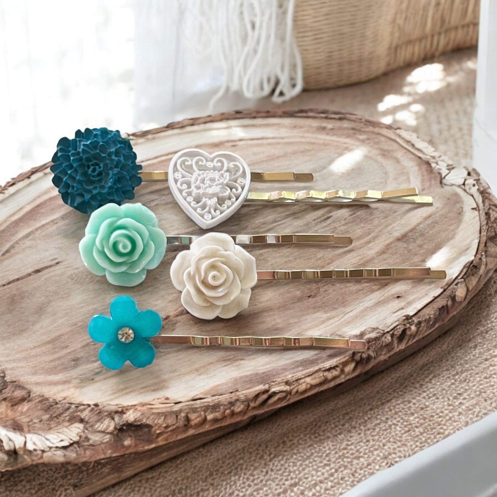 Blue & White Floral Hair Pins Set: Delicate Accessories for Elegant Hairstyles