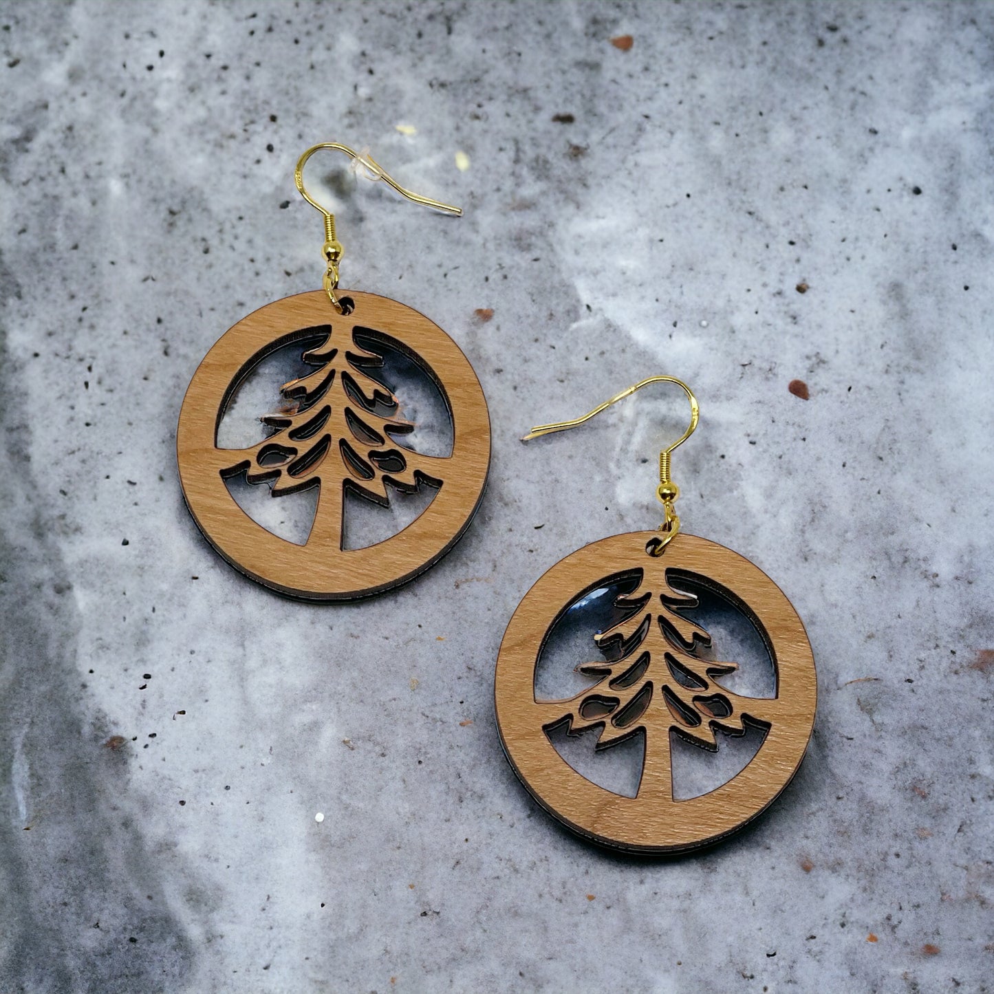 Rustic Dangle Earring with Pine Tree Design - Cute Winter Holiday Accessory, Nature-Inspired Jewelry for a Cozy and Rustic Look