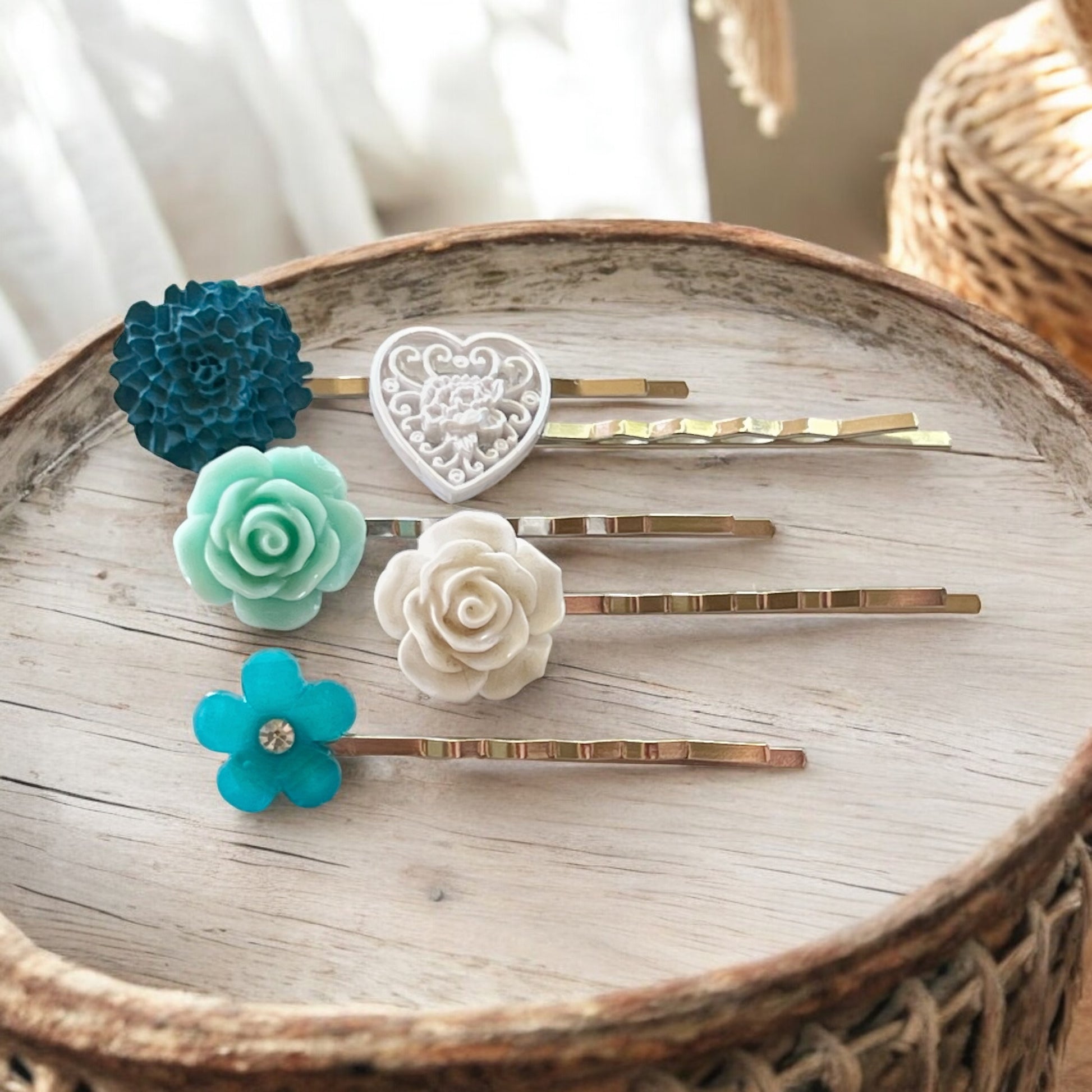 Blue & White Floral Hair Pins Set: Delicate Accessories for Elegant Hairstyles