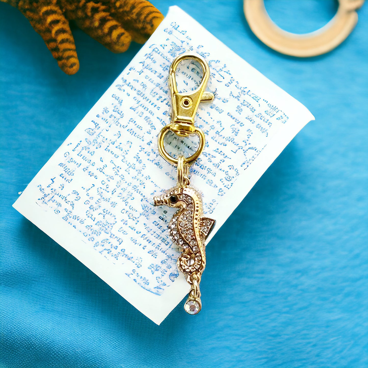 Seahorse Zipper Pull Keychain Purse Charm: Sparkling Rhinestones for Beachy Vibes