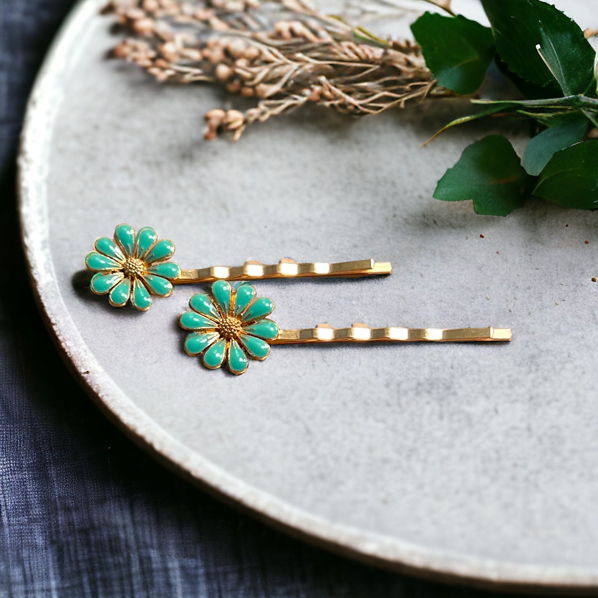 Decorative Mint Green Enamel Wildflower Hair Pins - Delicate Floral Accessories