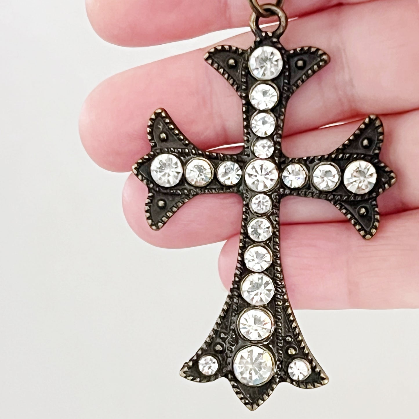 Ornate Brass Cross Rhinestone Western Zipper Handbag Keychain Charm - Stylish & Elegant Accessory