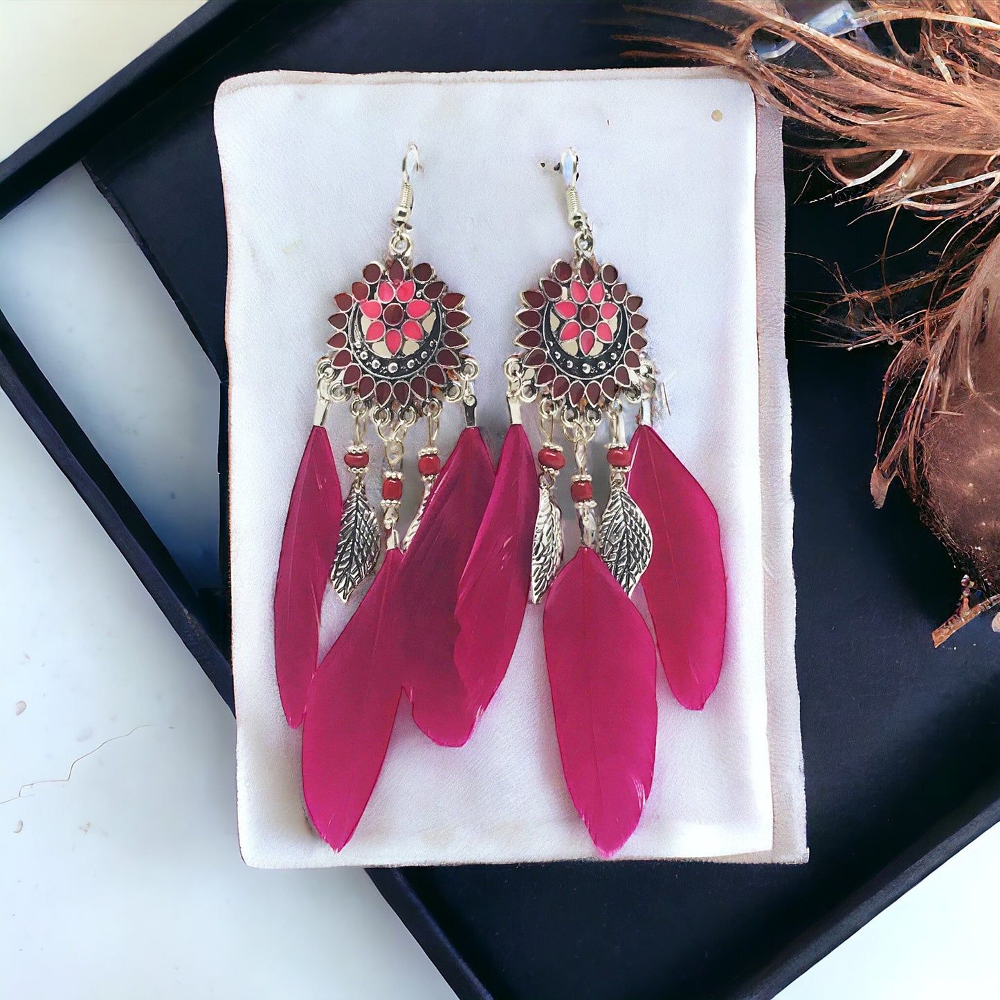 Red Feather Western Dangle Earrings - Stylish Boho-Chic Accessories