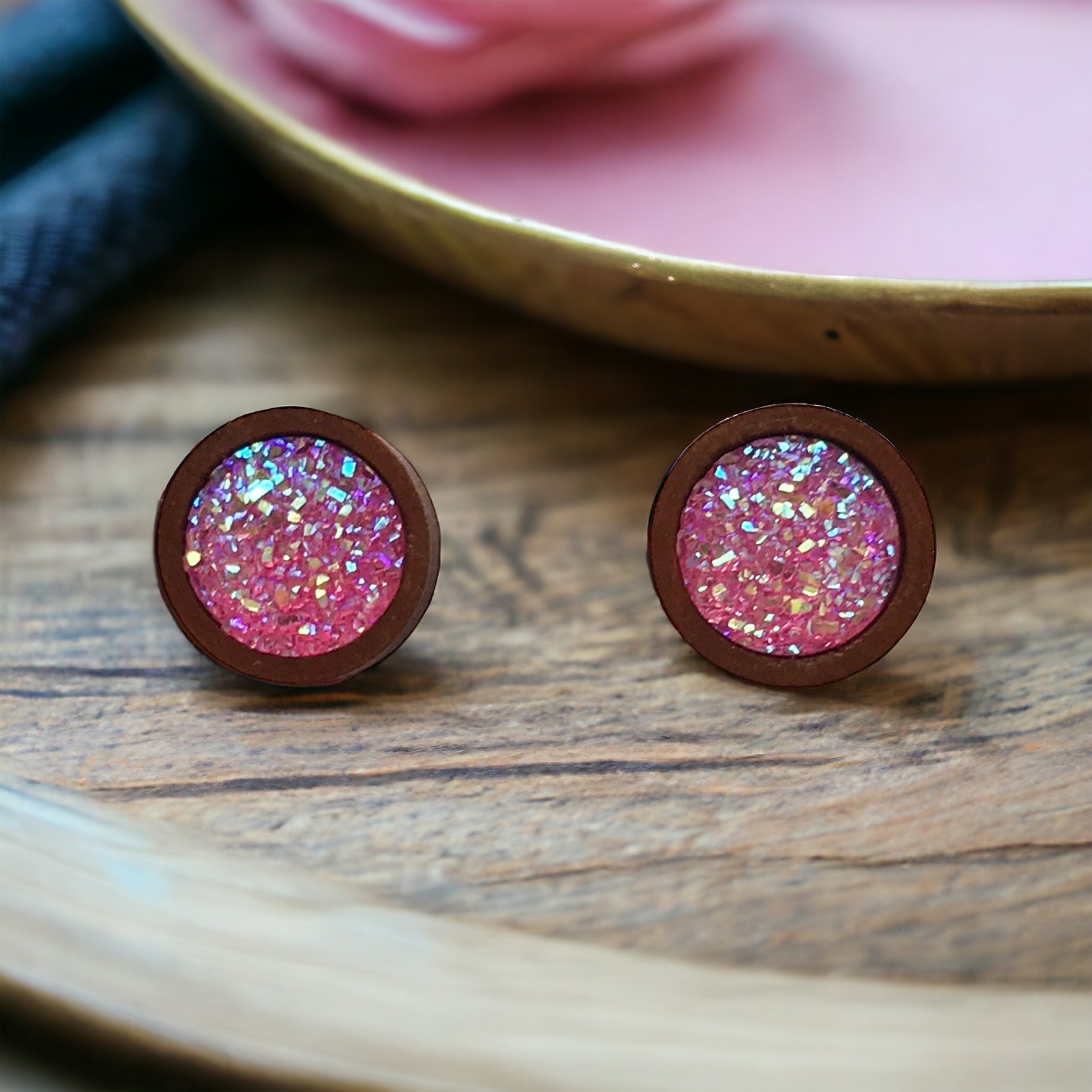 Pink Glitter Druzy Wood Stud Earrings: Sparkling Accents for Boho Chic Looks