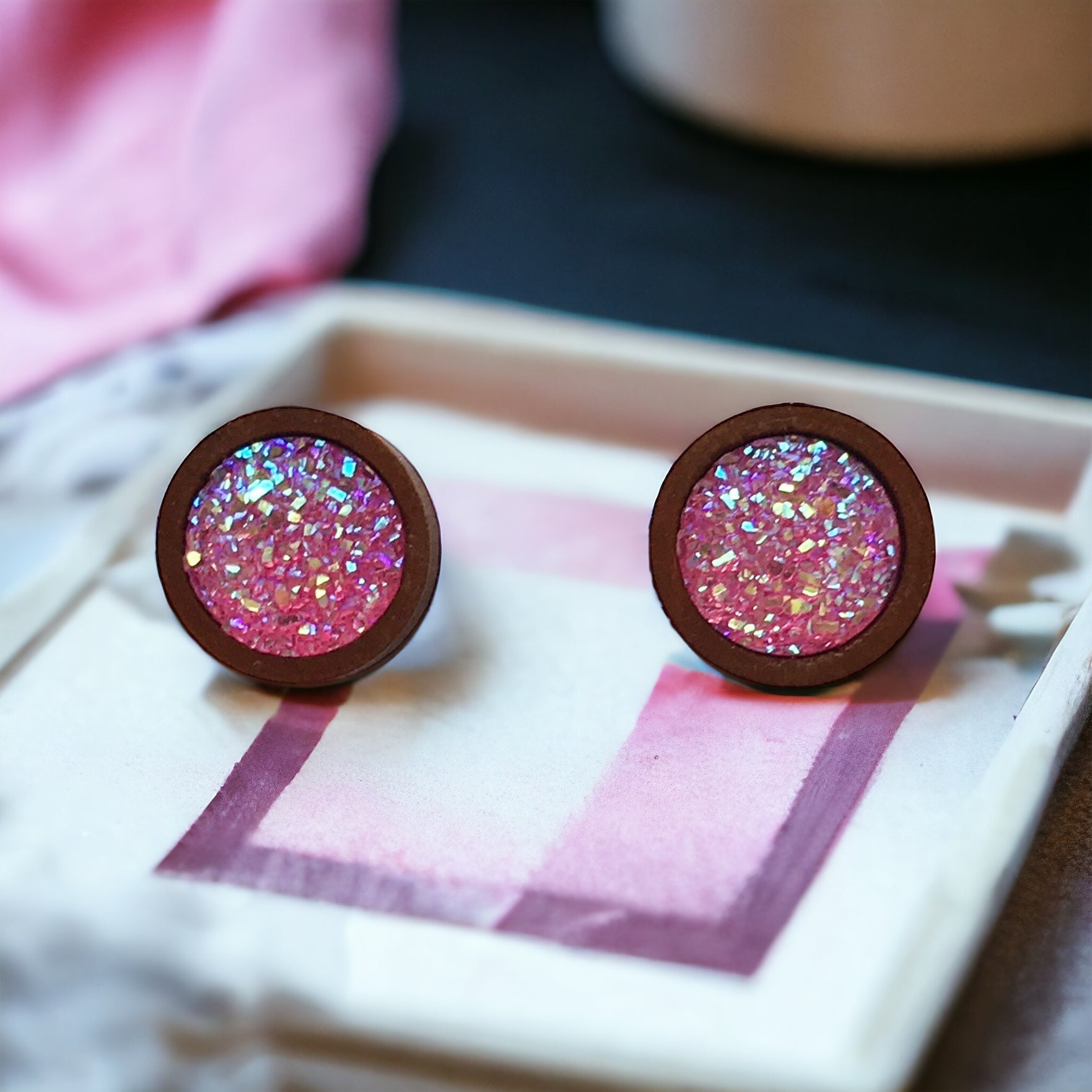 Pink Glitter Druzy Wood Stud Earrings: Sparkling Accents for Boho Chic Looks