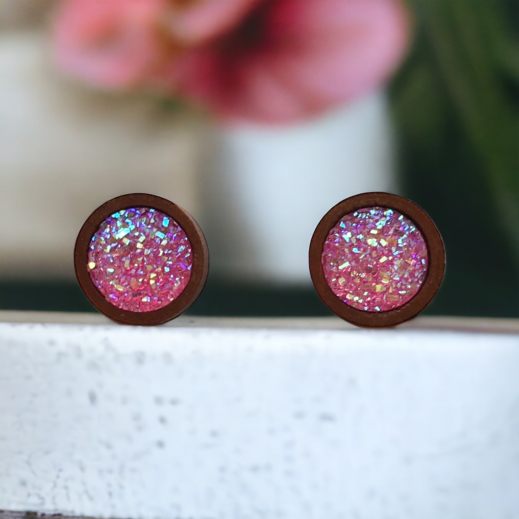 Pink Glitter Druzy Wood Stud Earrings: Sparkling Accents for Boho Chic Looks