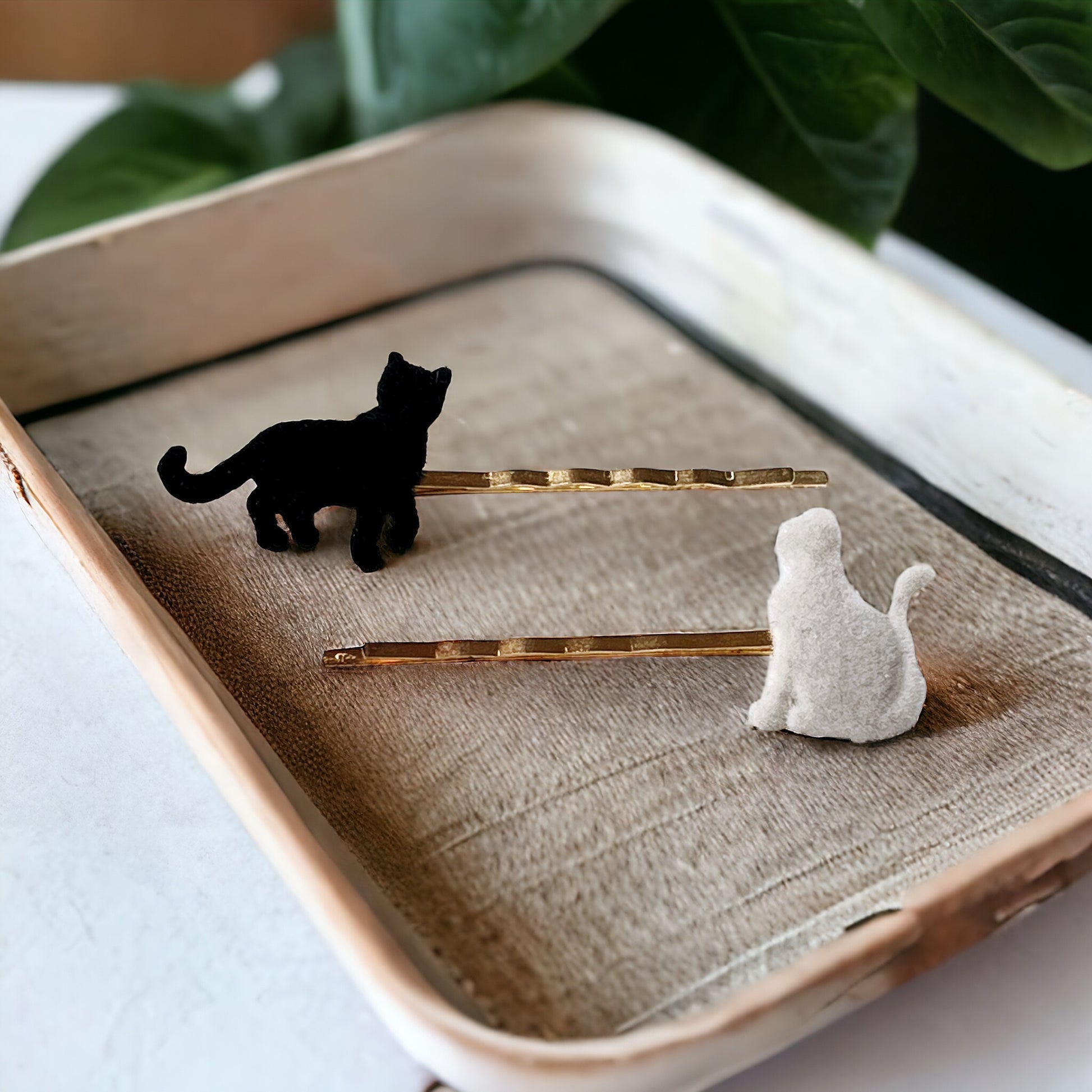 Gray & Black Felted Cat Hair Pins - Quirky Accessories for Feline-Inspired Hairstyles