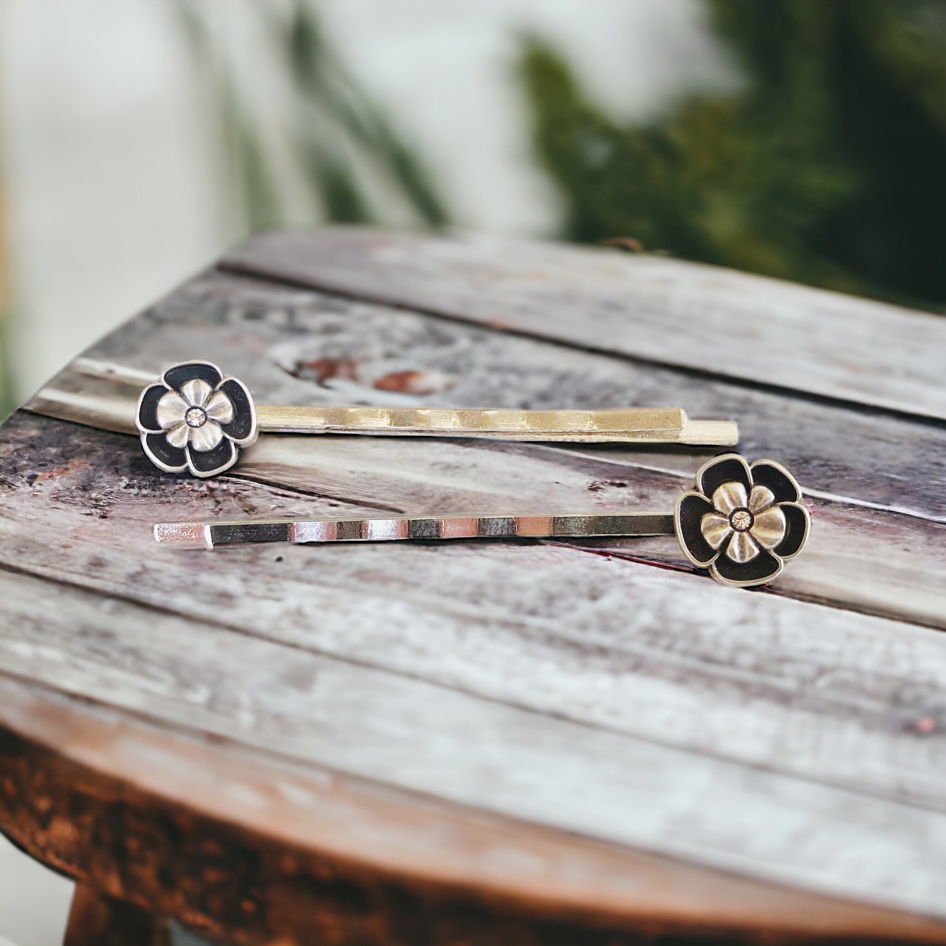 Black & Silver Wildflower Hair Pins - Stylish & Elegant Hair Accessories