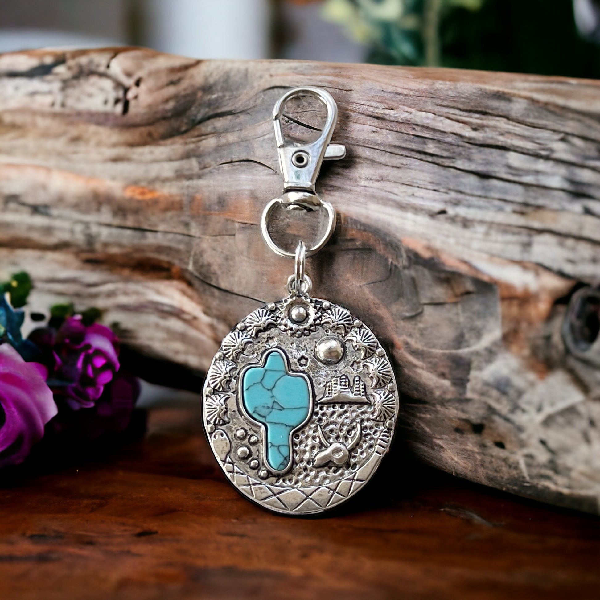 Turquoise Western Cactus Zipper Pull: Chic Southwestern Handbag Charm