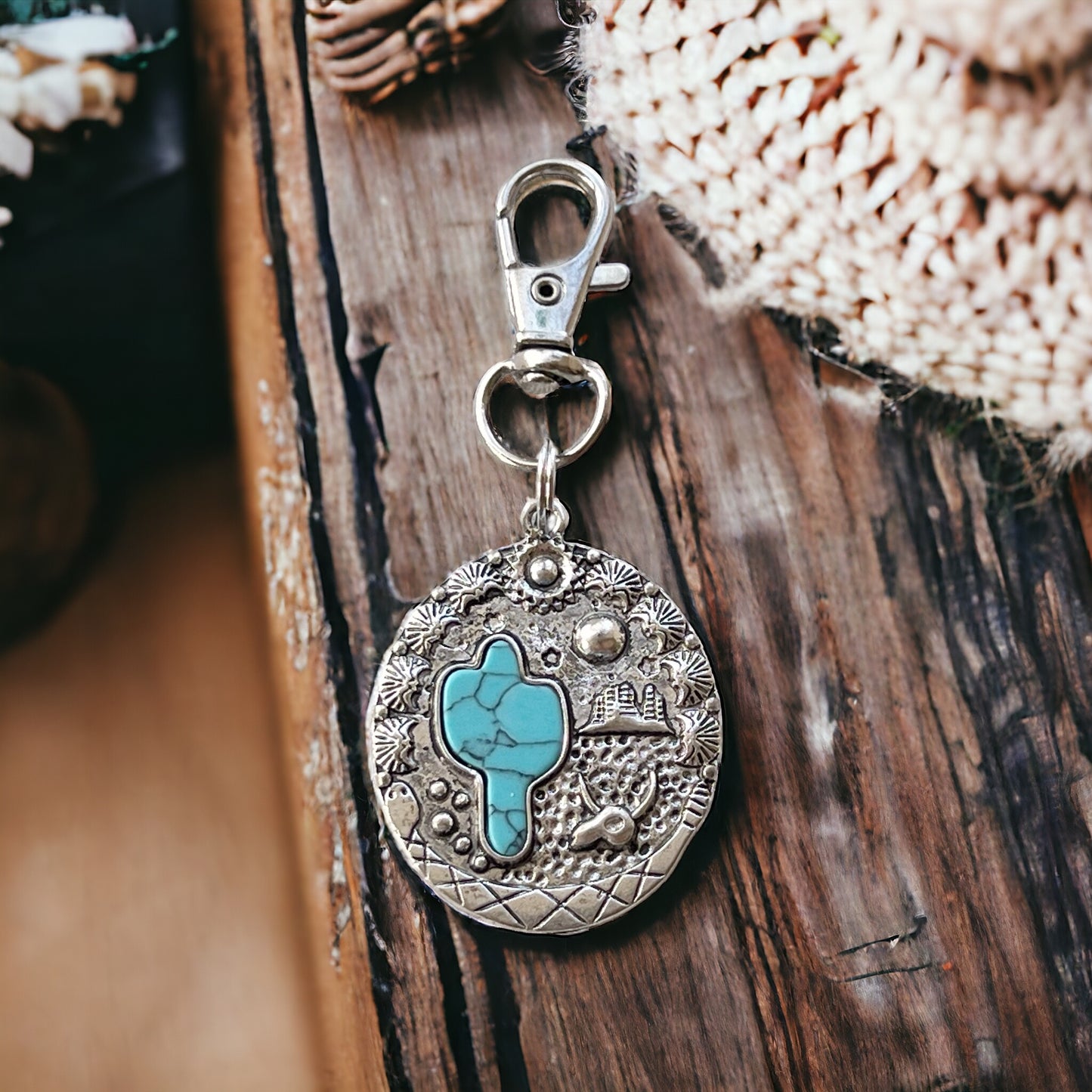 Turquoise Western Cactus Zipper Pull: Chic Southwestern Handbag Charm