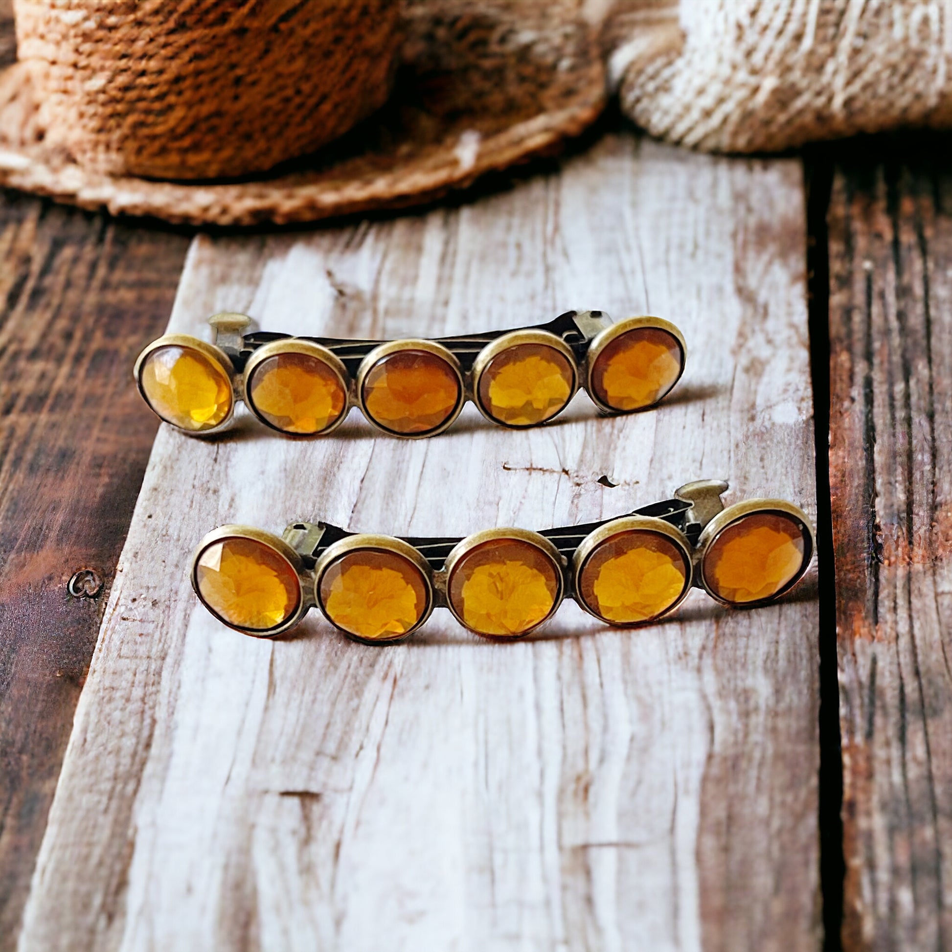 Brown Acrylic & Antiqued Brass Hair Clips: Vintage-Inspired Accessories