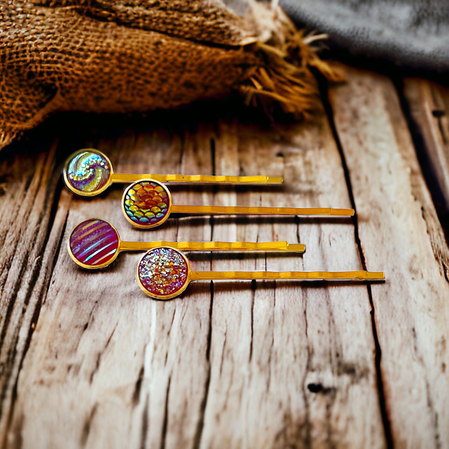 Set of 4 Gold Hair Pins: Textured Variety in Red Tones for Elegant Hairstyles