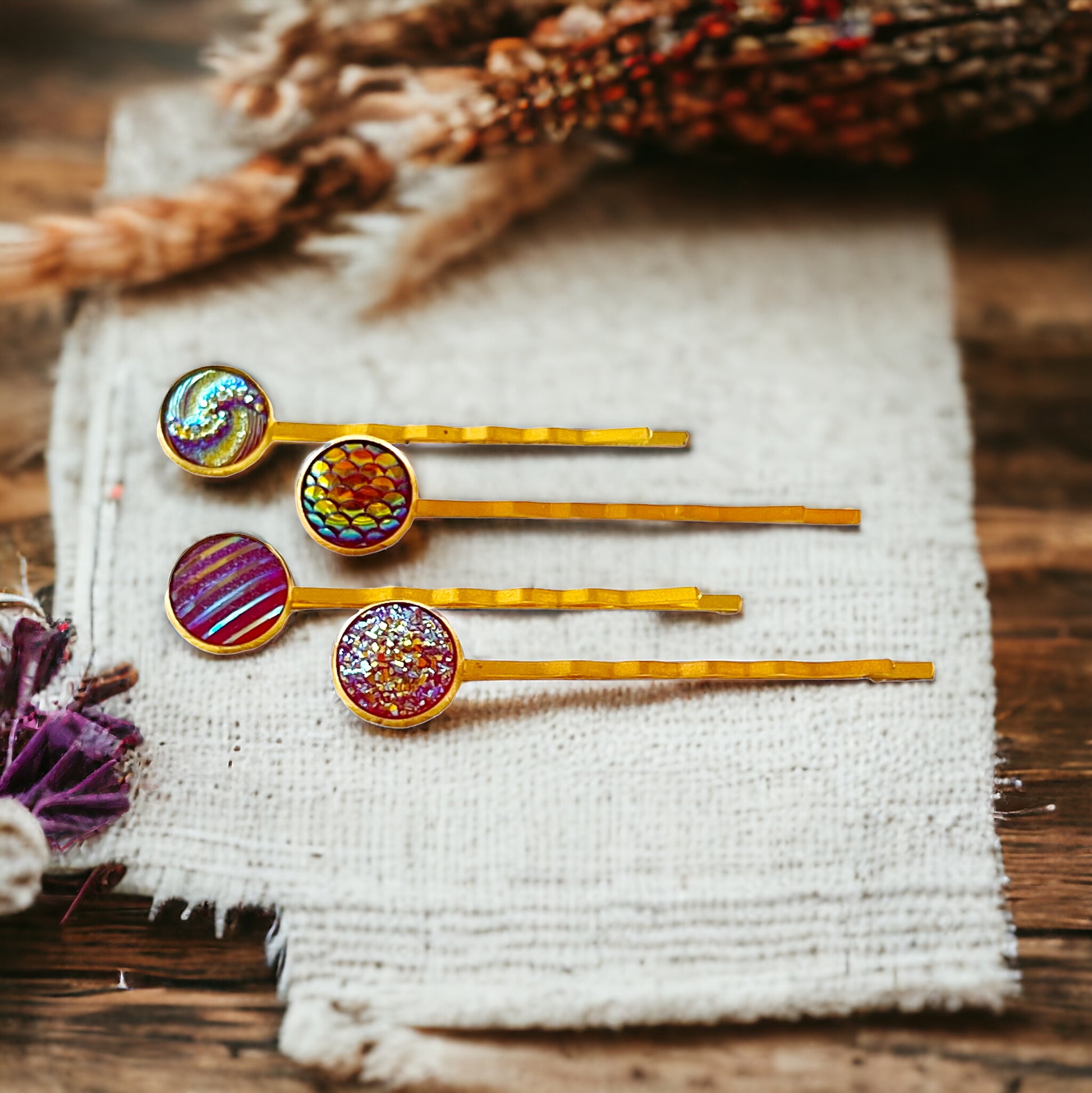 Set of 4 Gold Hair Pins: Textured Variety in Red Tones for Elegant Hairstyles