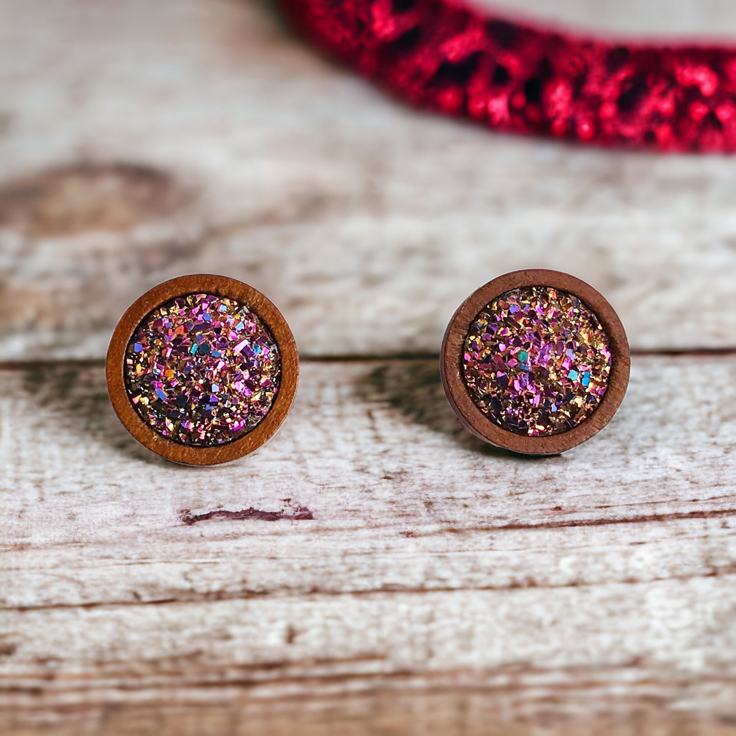 Pink Glitter Druzy Wood Stud Earrings: Sparkling Accents for Boho Chic Looks