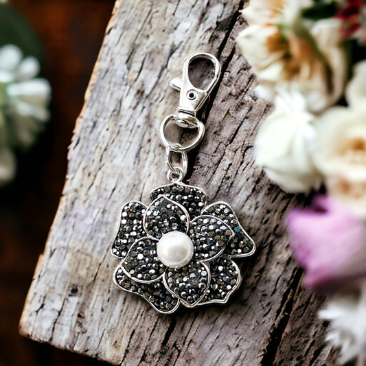 Flower Purse Charm with Rhinestones & Pearl: Elegant Accessory for Your Bag