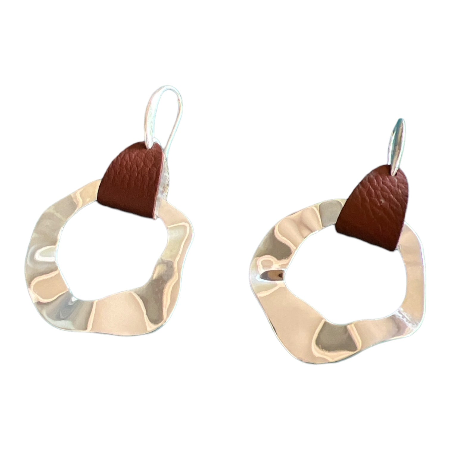 Geometric Swirl Silver & Leather Earrings: Modern & Stylish Accessories