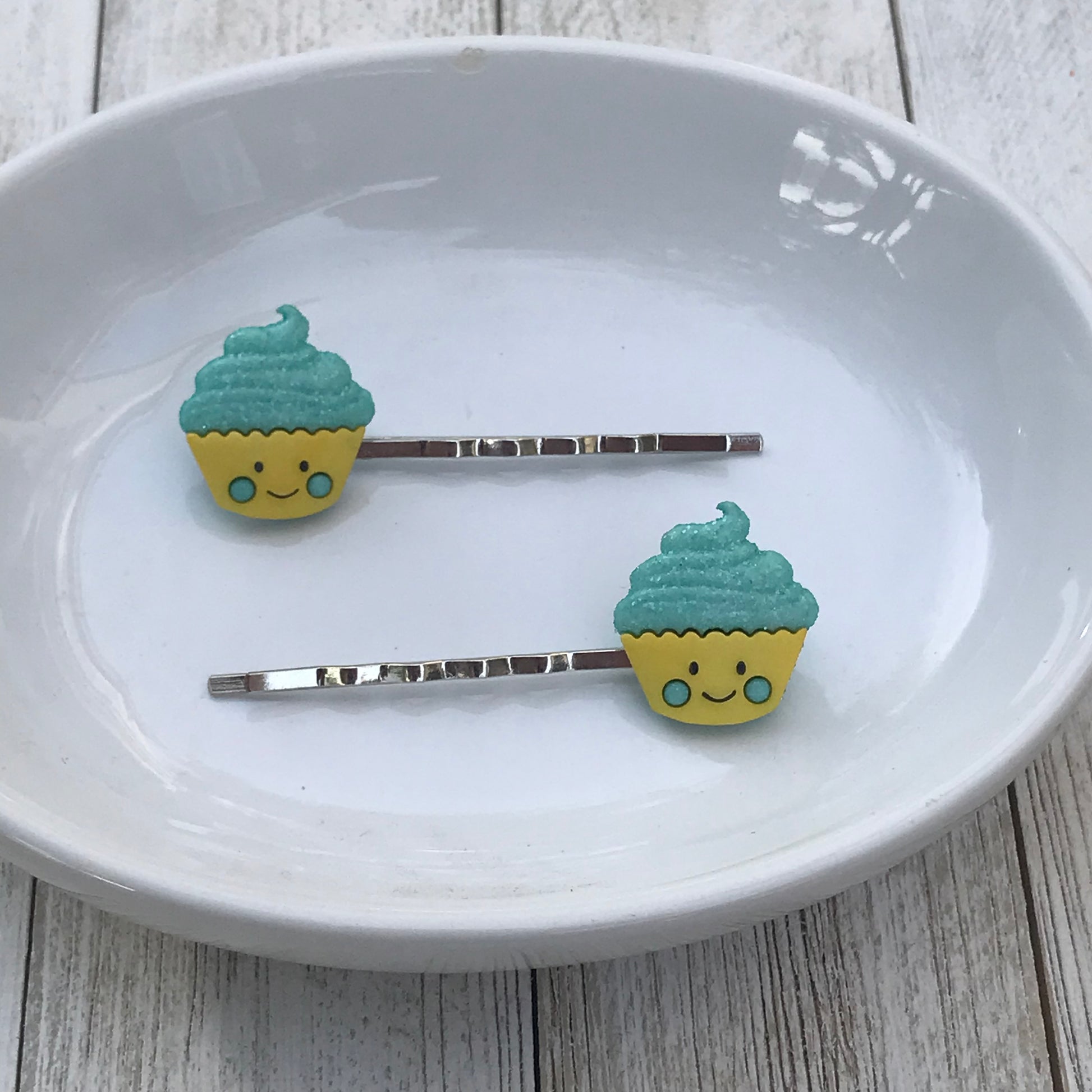 Cupcake Hair Pins, Girls Birthday Barrettes, Girls Hair Clip, Hair Clips, Food Bobby Pins, Womens Hair Pins, Cake Hair Pins, Fun Hair Pins