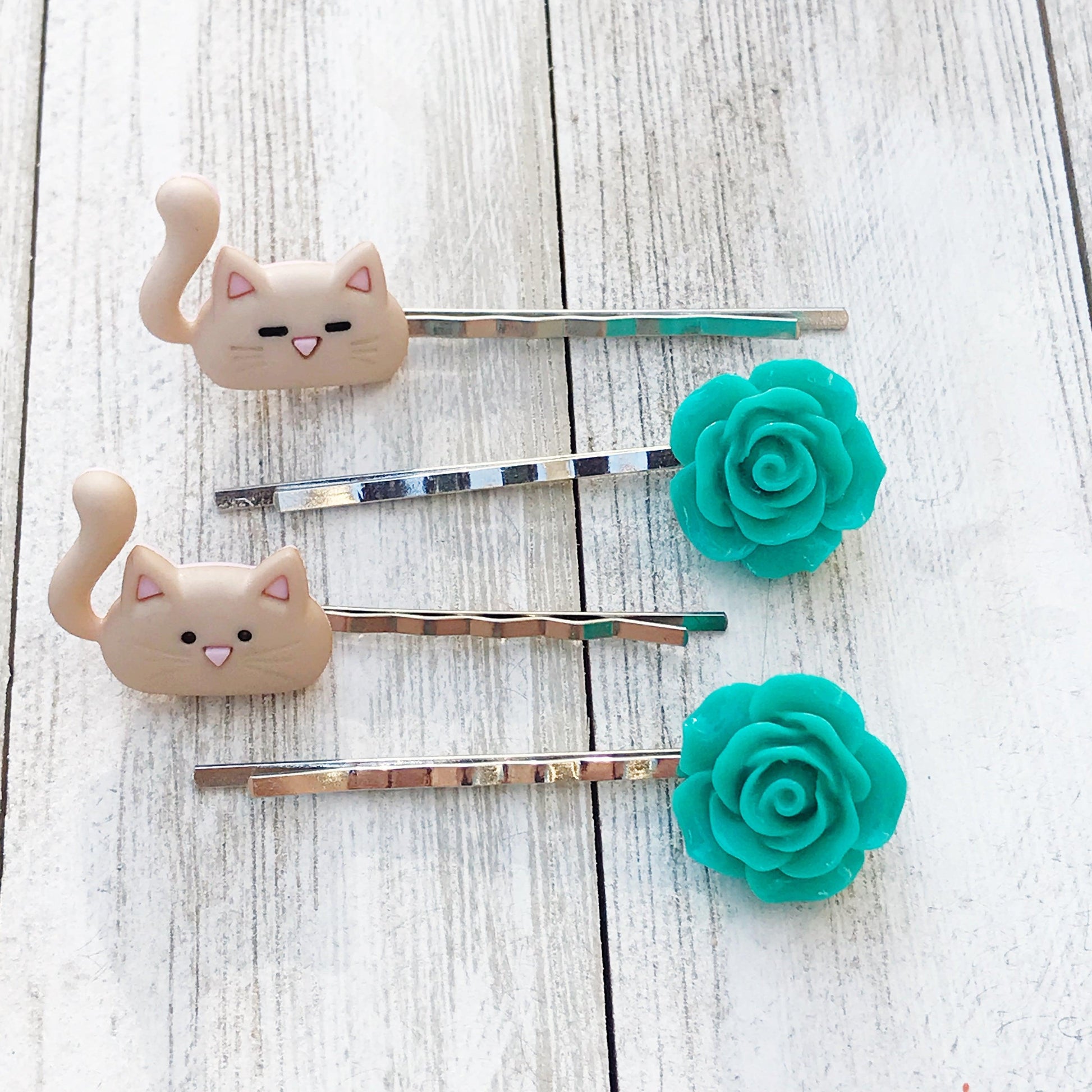 Tan Cats & Green Flower Hair Pin Set- Charming Accessories for Cat Lovers & Floral Enthusiasts