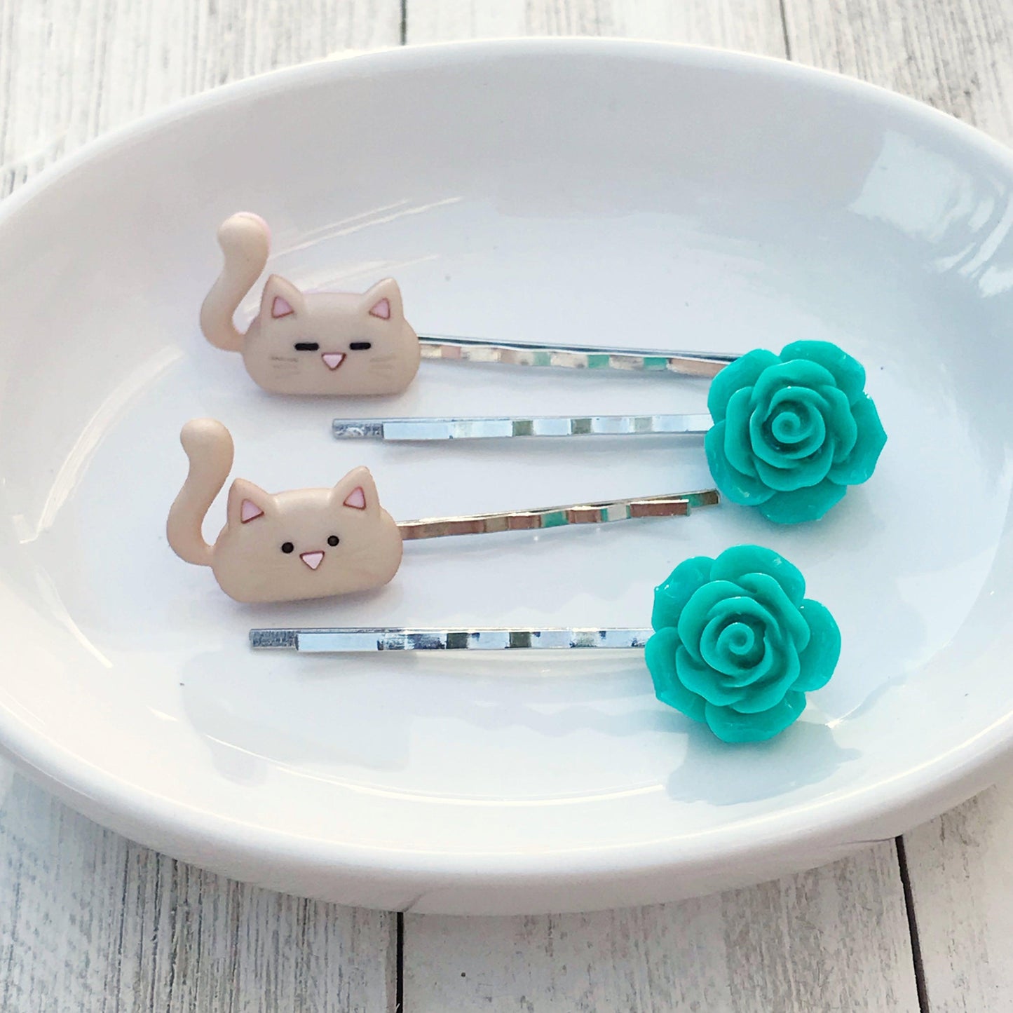 Tan Cats & Green Flower Hair Pin Set- Charming Accessories for Cat Lovers & Floral Enthusiasts