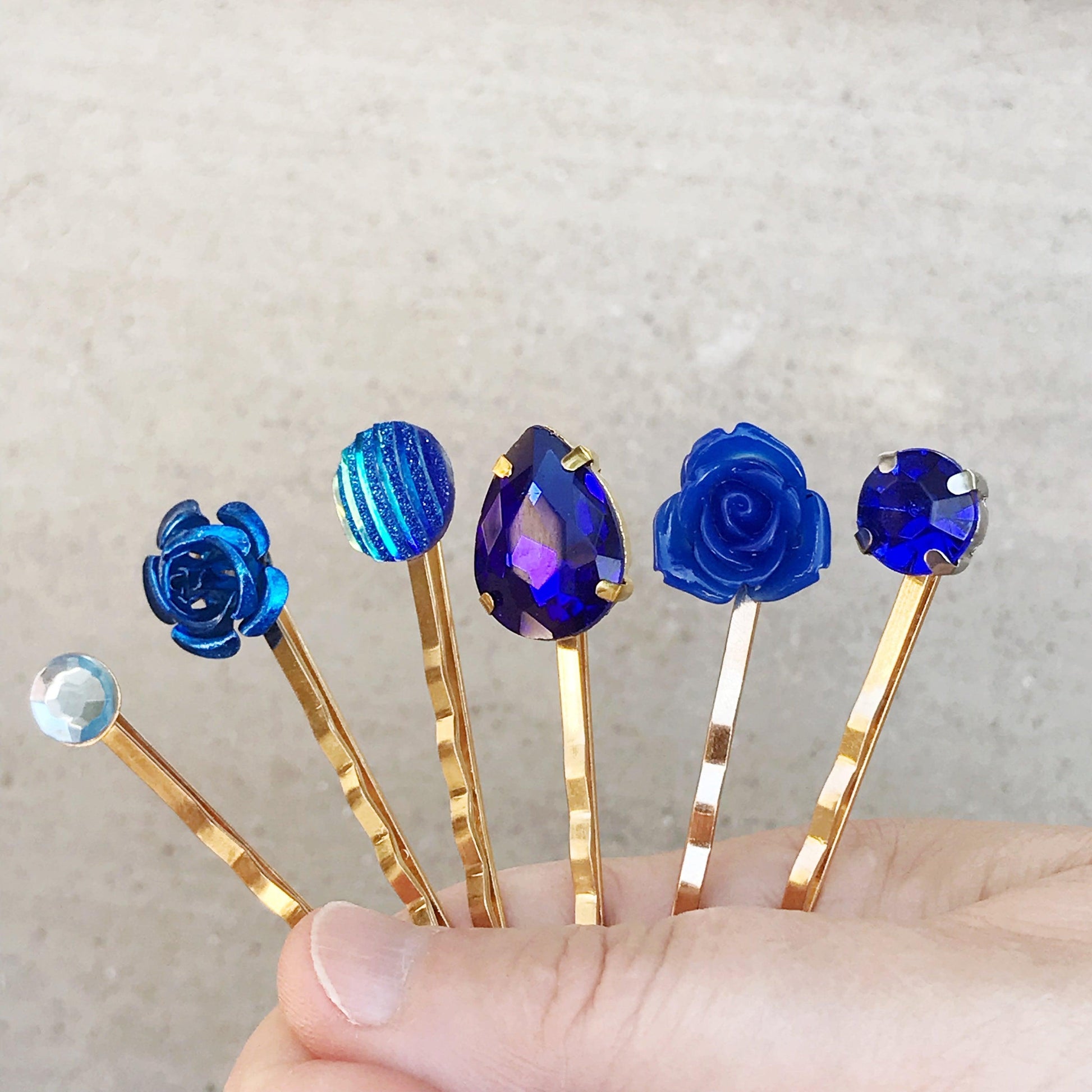 Cobalt Blue Rhinestone Floral Gold Hair Pins - Elegant Accents for Glamorous Hairstyles