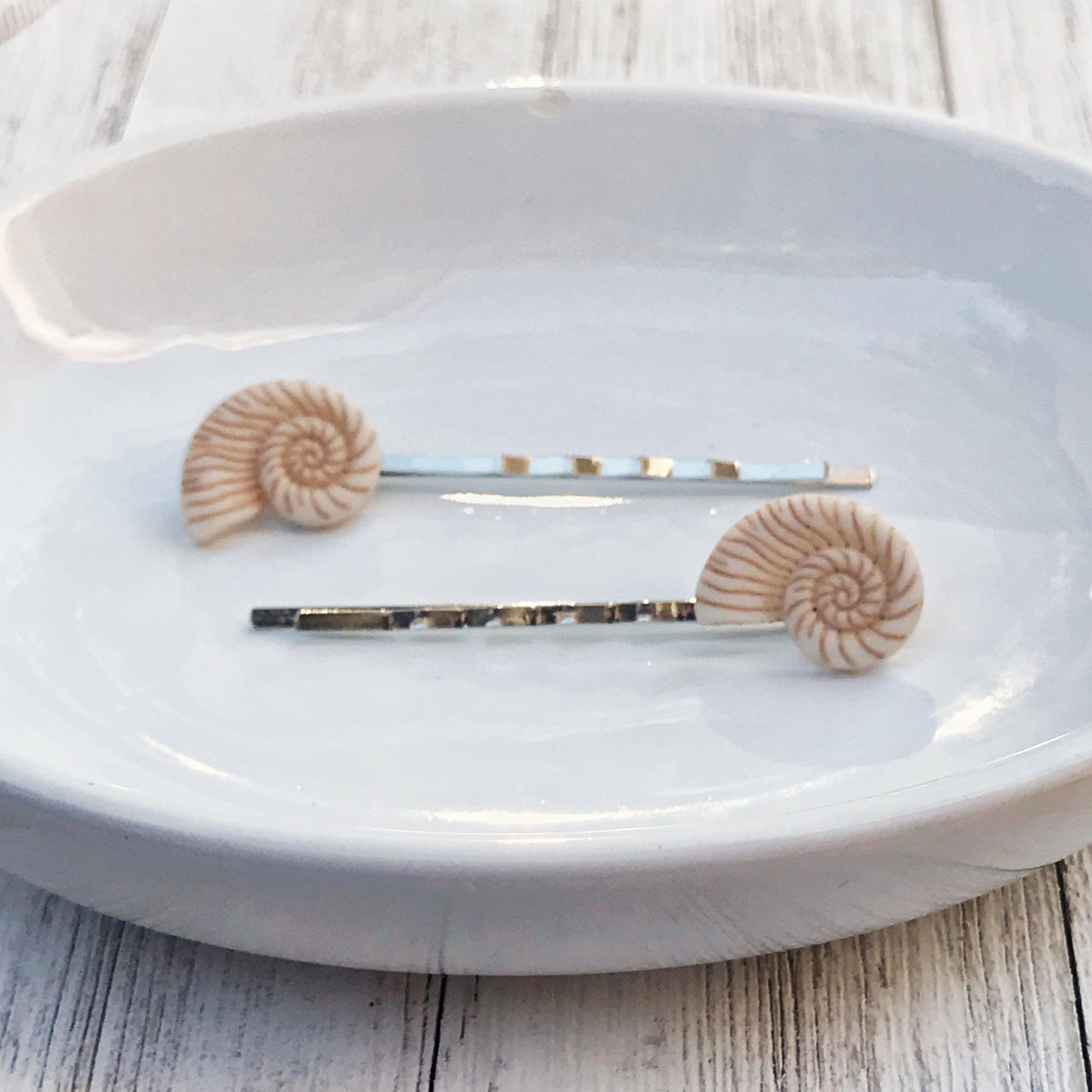 Sea Shell Bobby Pins, Sea Shell Hair Clip, Beach Lover Hair Accessories, Womens Hair Pins, Beach Wedding Hair Barrettes, Womans Hair Slides