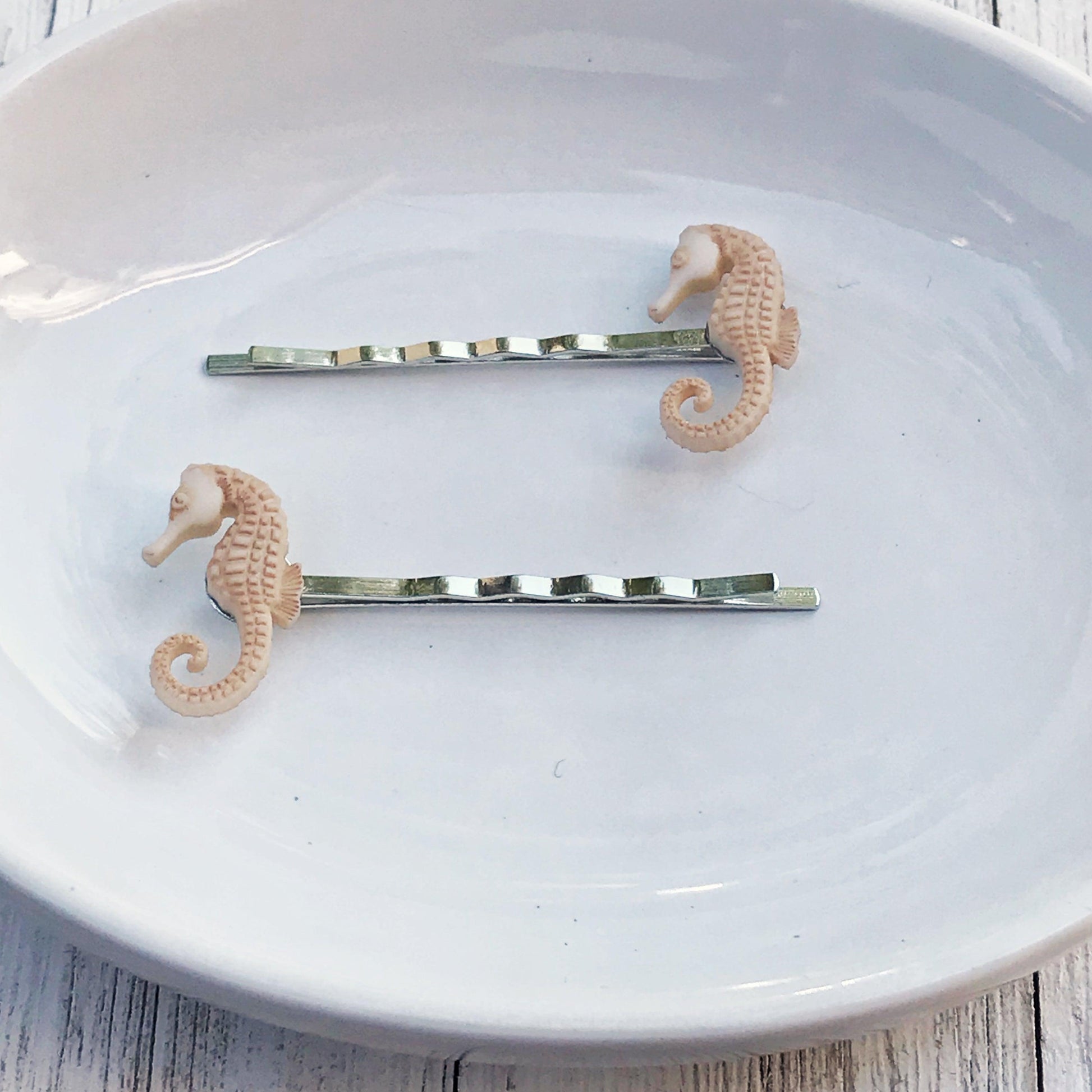 Seahorse Hair Pins, Sea Shell Barrettes, Wedding Hair Accessories, Shell Hair Clips, Womens Bobby Pins, Beach Lover Gifts, Starfish Jewelry