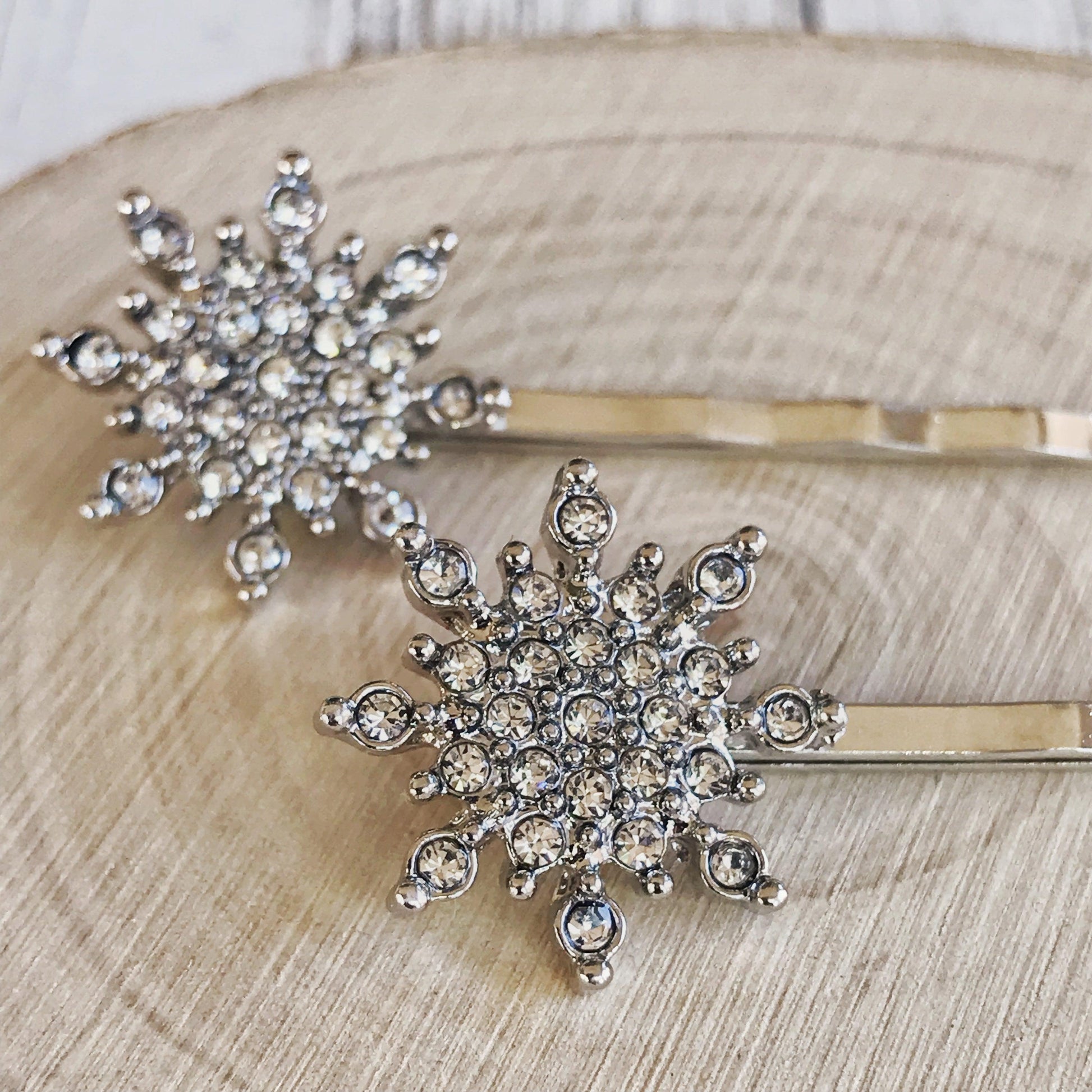 Snowflake Hair Pin, Christmas Hair Pin, Winter Hair Pin, Rhinestone Hair Clip, Snowflake Bobby Pin, Snowflake Jewelry, Holiday Hair Barrette