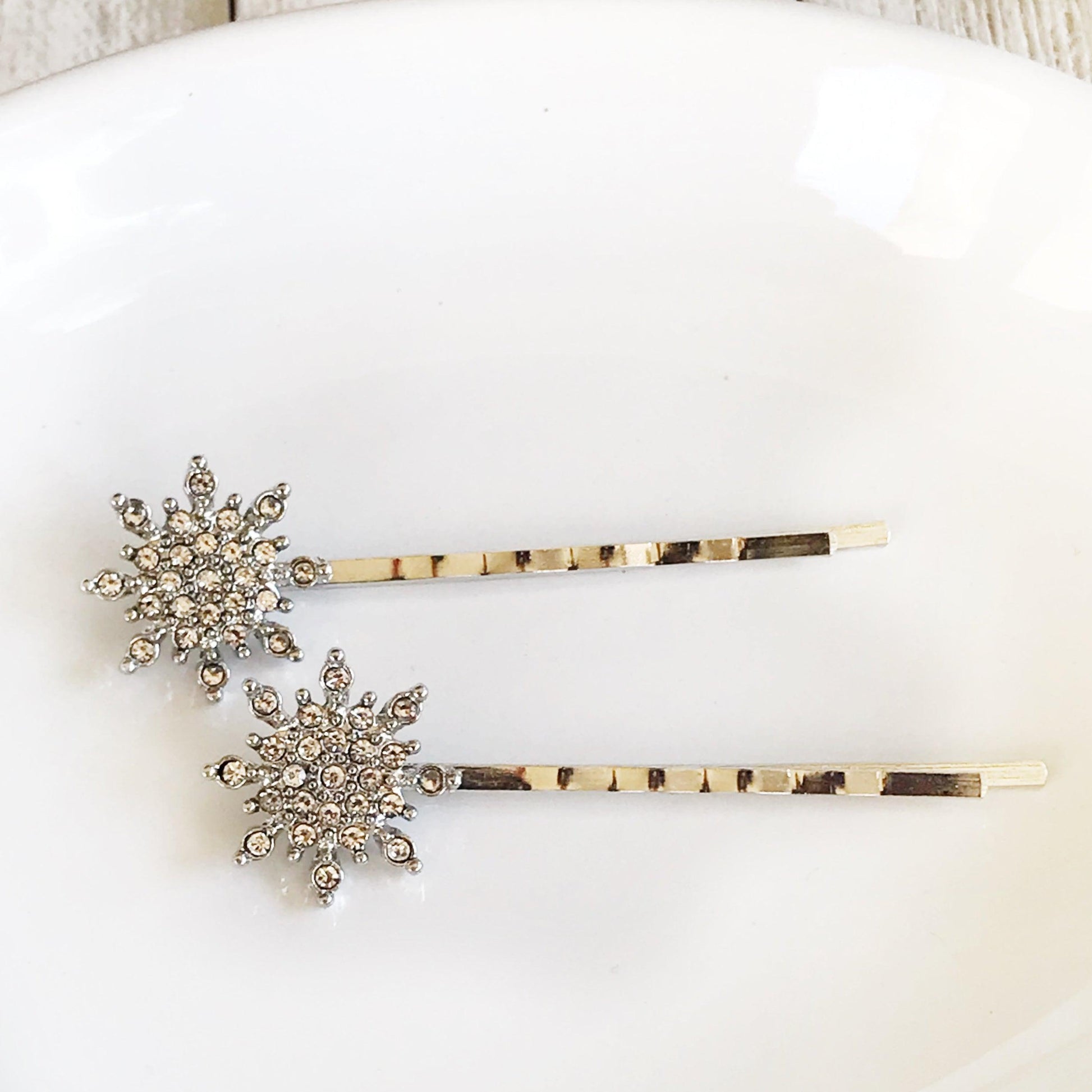 Snowflake Hair Pin, Christmas Hair Pin, Winter Hair Pin, Rhinestone Hair Clip, Snowflake Bobby Pin, Snowflake Jewelry, Holiday Hair Barrette