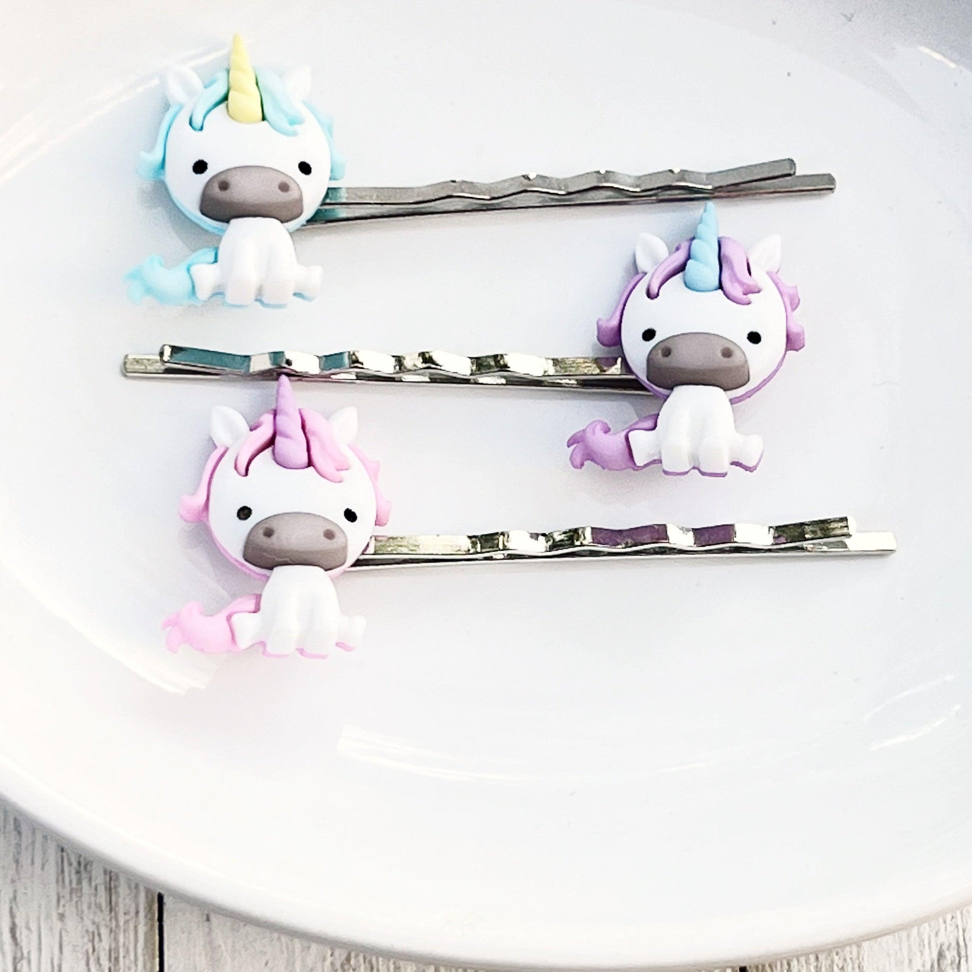 Unicorn Hair Pins Set: Whimsical Trio in Pink, Blue, & Purple for Enchanting Hairstyles