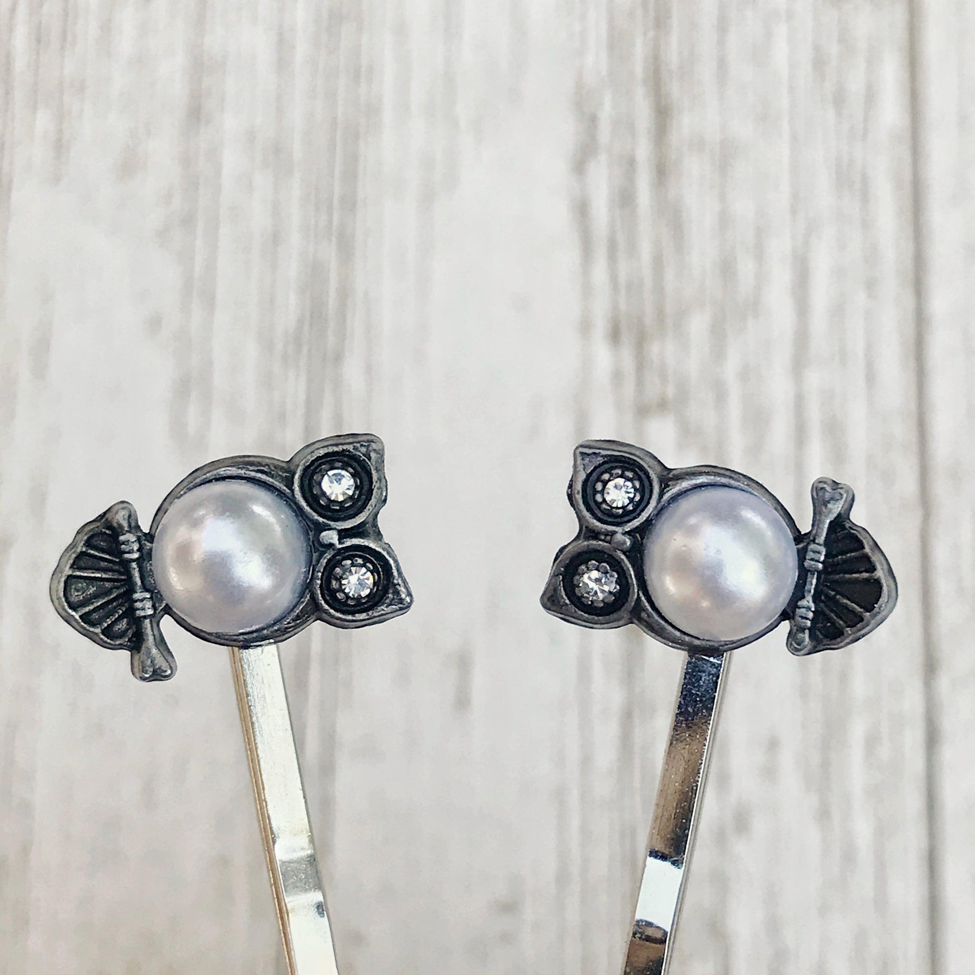 White Pearl Owl Bobby Pins: Sparkling Owl Accents for Unique Hairstyles