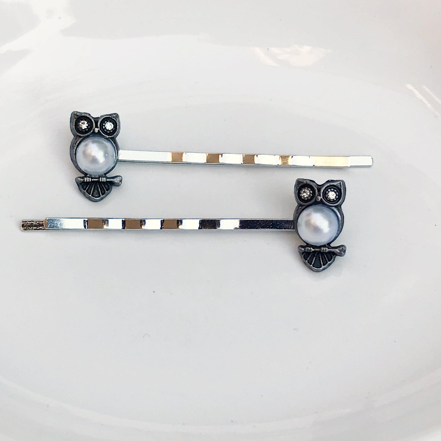 White Pearl Owl Bobby Pins: Sparkling Owl Accents for Unique Hairstyles