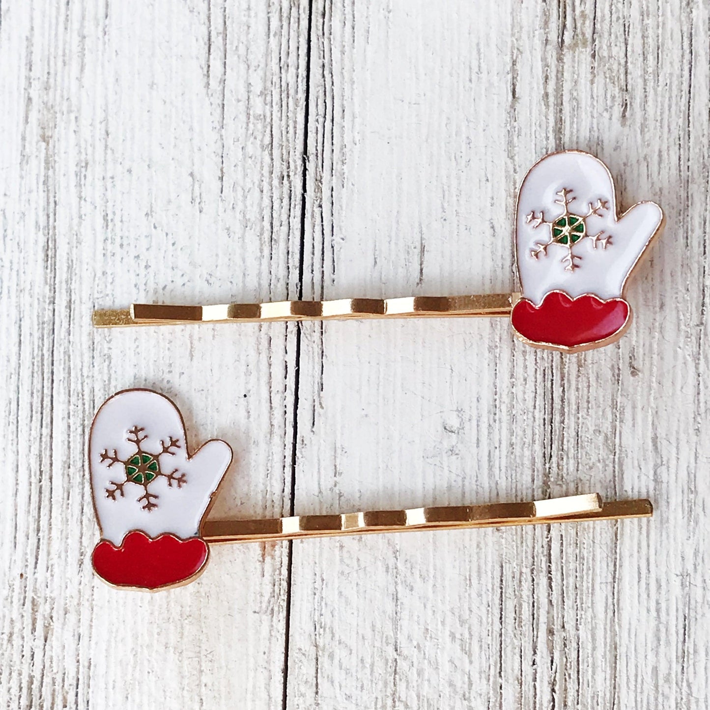 Winter Mittens Enamel Pins, Christmas Hair Clips, Christmas Bobby Pins, Cute Christmas Jewelry, Womens Barrettes, Christmas Gloves Hair Clip