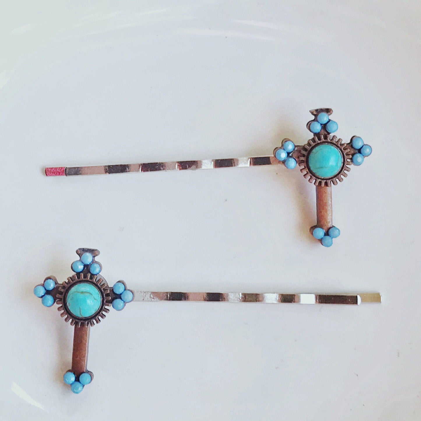 Boho Turquoise Cross Hair Pins: Chic and Stylish Accessories