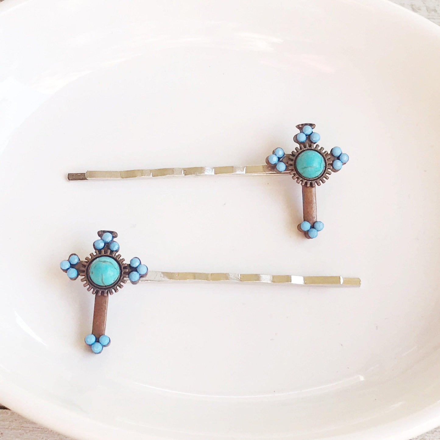 Boho Turquoise Cross Hair Pins: Chic and Stylish Accessories