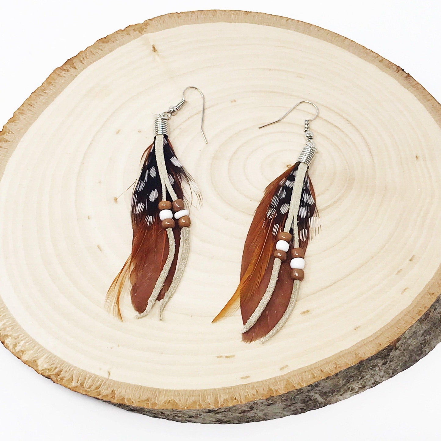 Brown Boho Feather Dangle Earrings with Suede Accents - Stylish Bohemian-Inspired Accessories