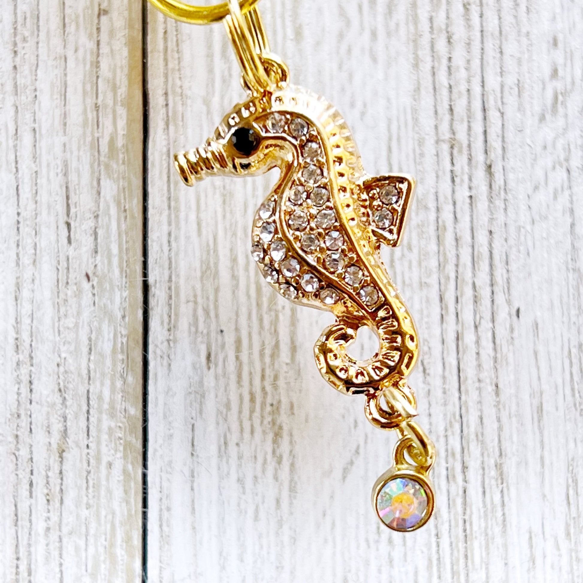 Seahorse Zipper Pull Keychain Purse Charm: Sparkling Rhinestones for Beachy Vibes