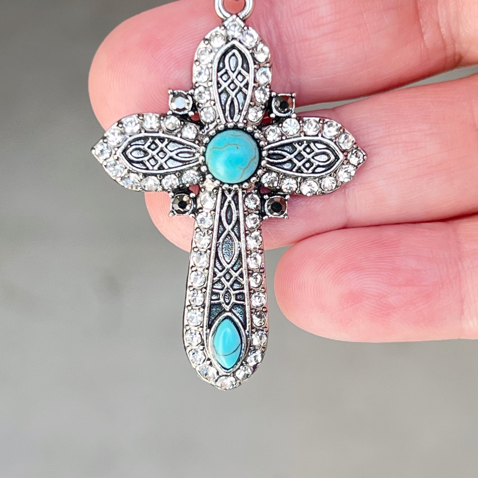 Turquoise Silver Cross Western Zipper Handbag Charm: Stylish Southwestern Accent