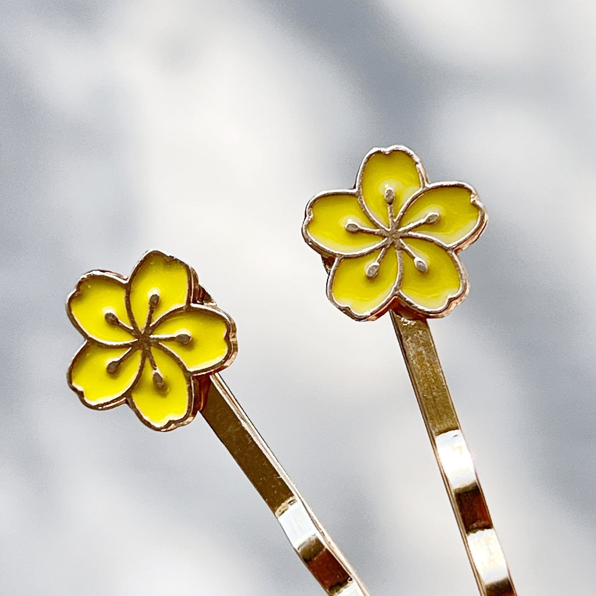 Yellow Tropical Flower Hair Pins: Vibrant Floral Accents for Your Hair