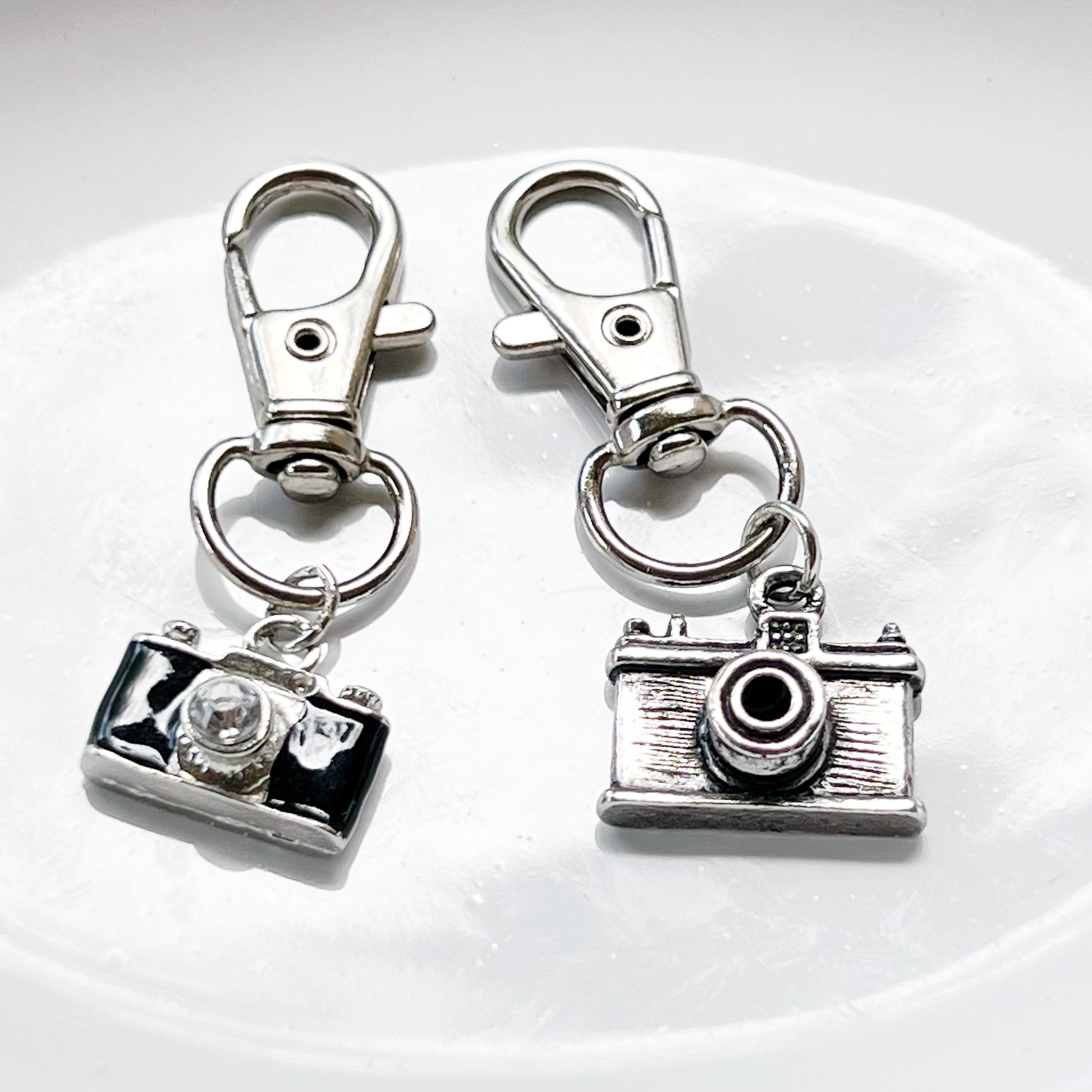 Camera Zipper Pull Keychain Purse Charms Set of 2 - Stylish Accessories for Photography Lovers